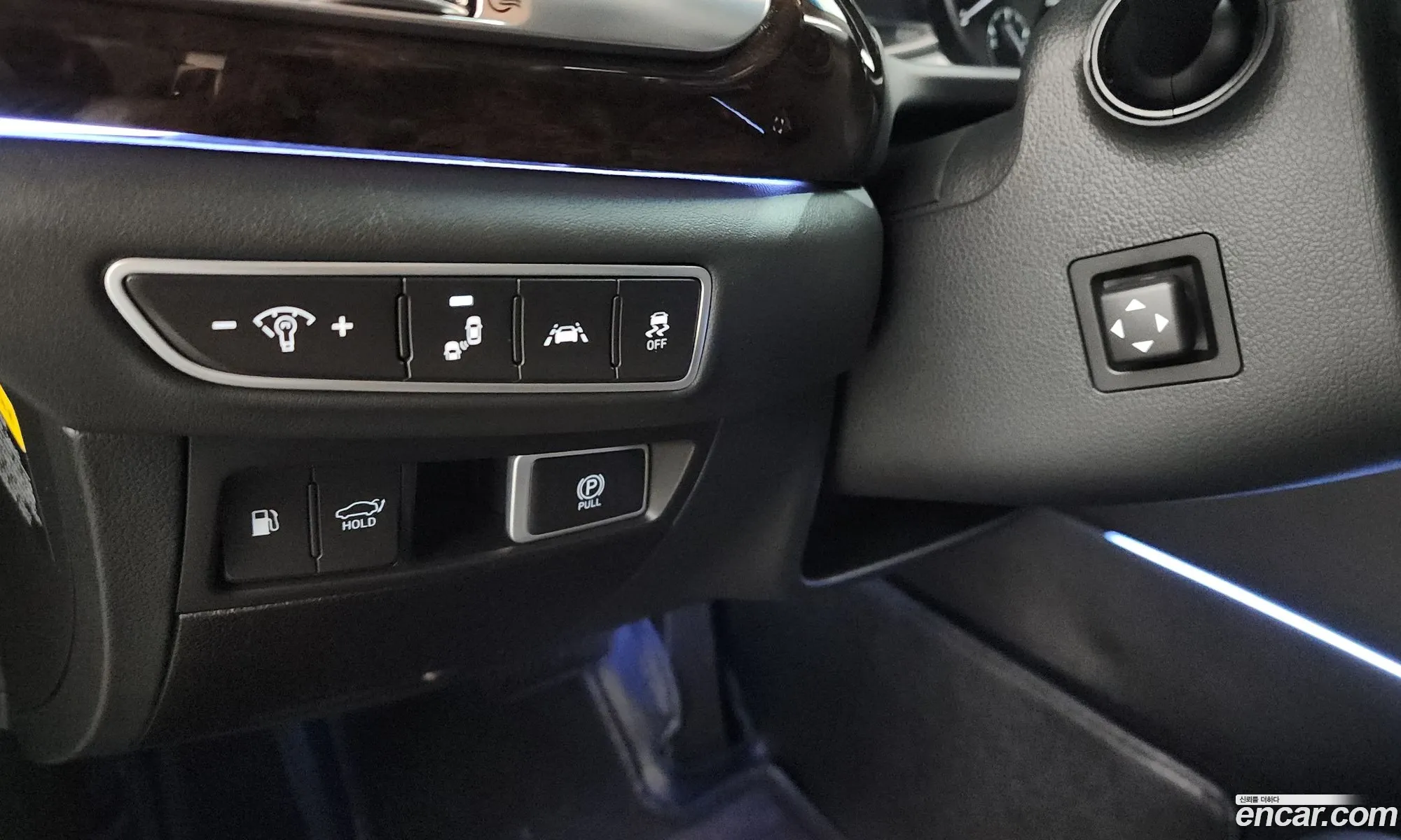 Genesis G90 2021 KMHG241DDMU092609 — 17
