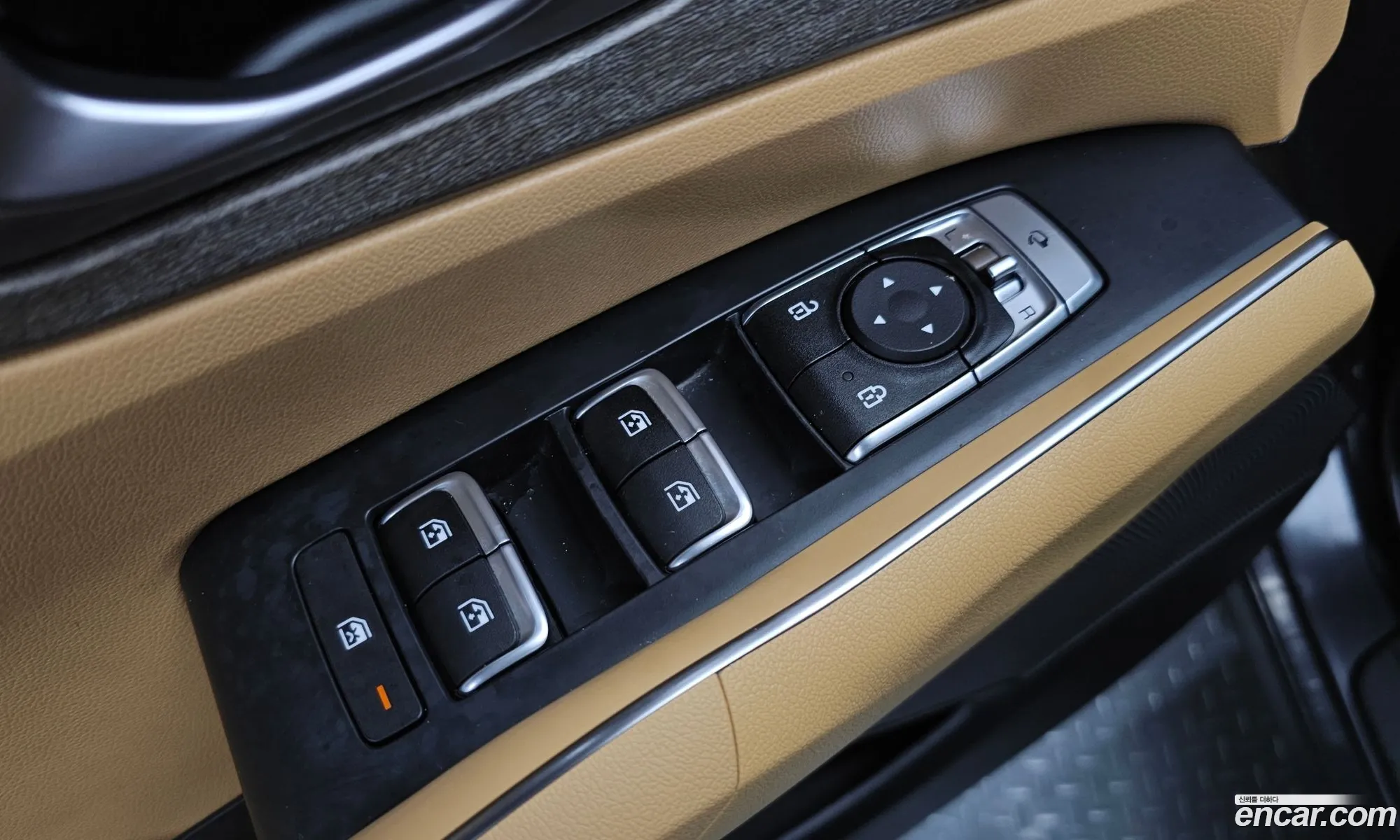 Kia Sorento 2020 KNARJ81BGMA016132 — 32