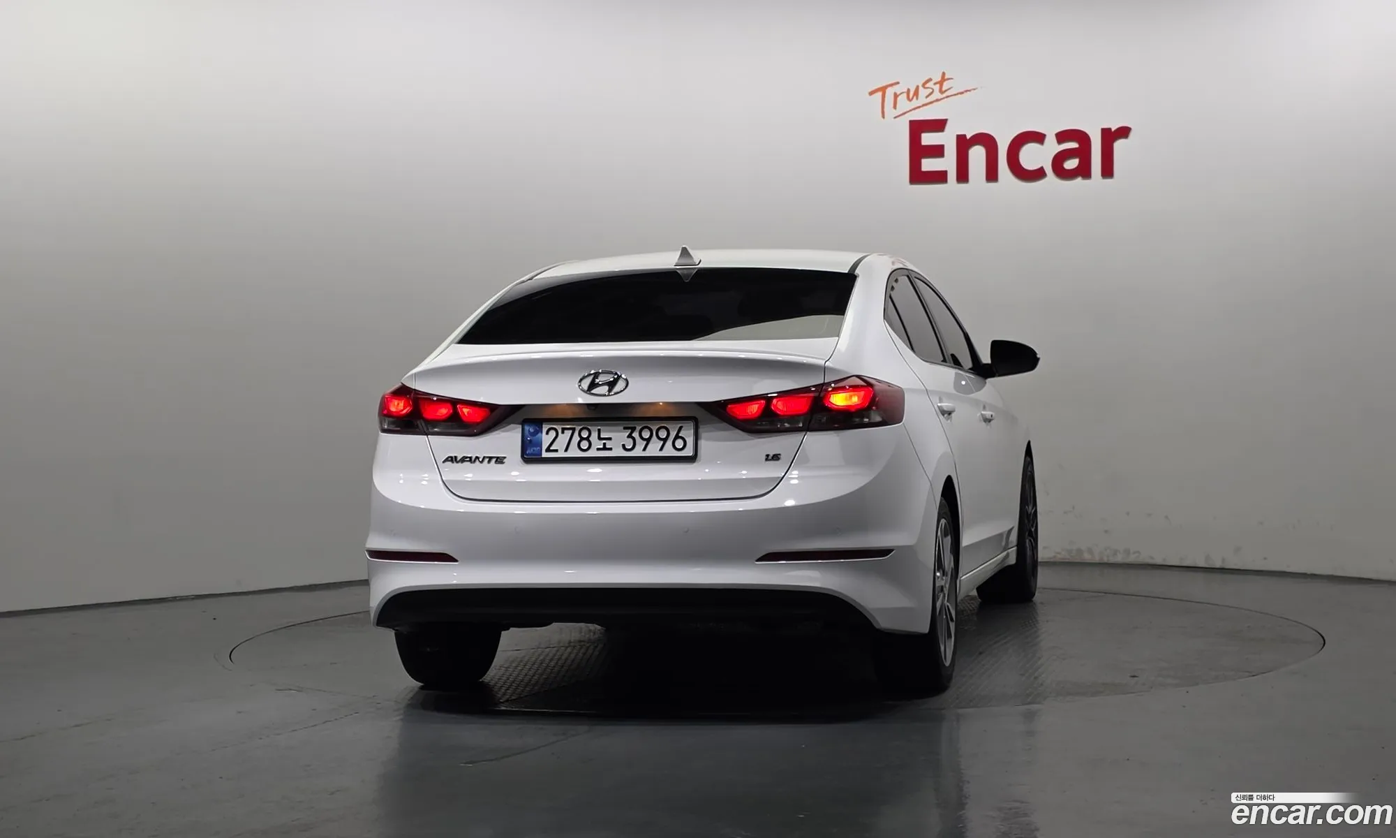 Hyundai Elantra AD 2017 KMHD641DBJU488029 — 18