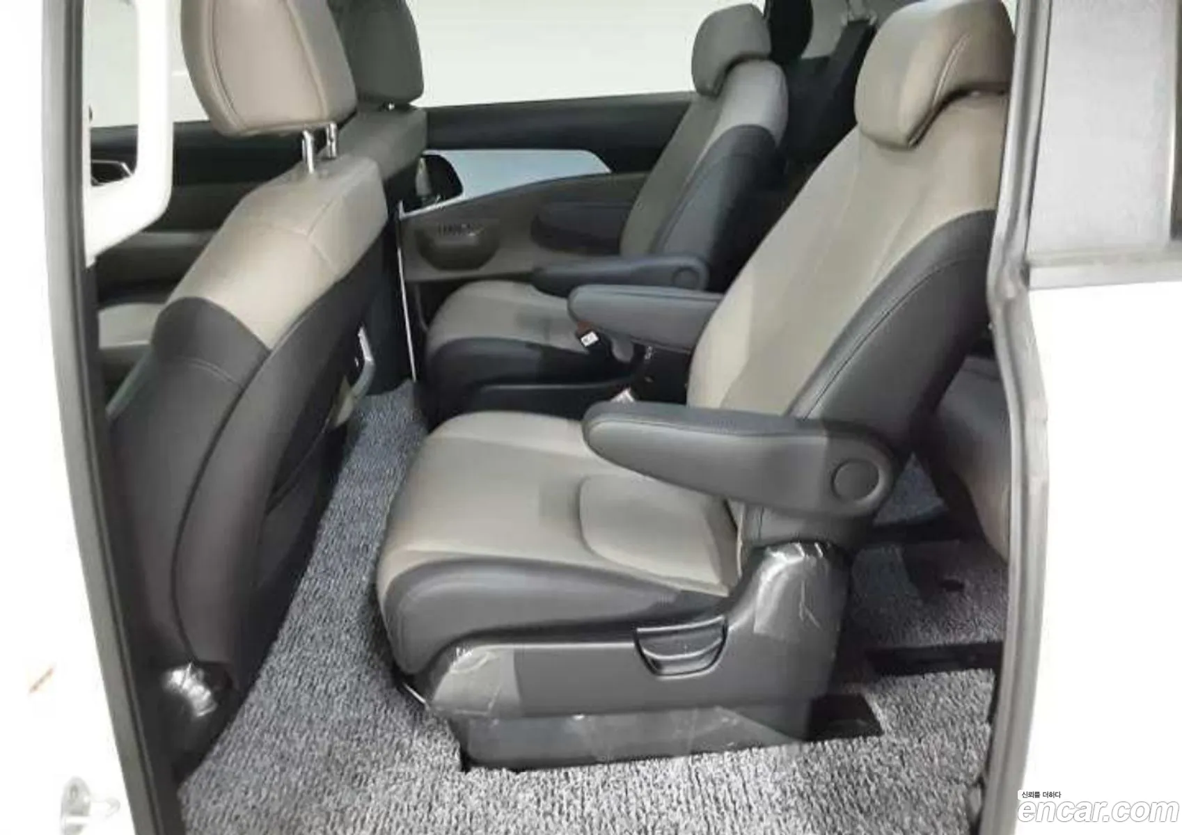Kia Carnival 2024 — 9