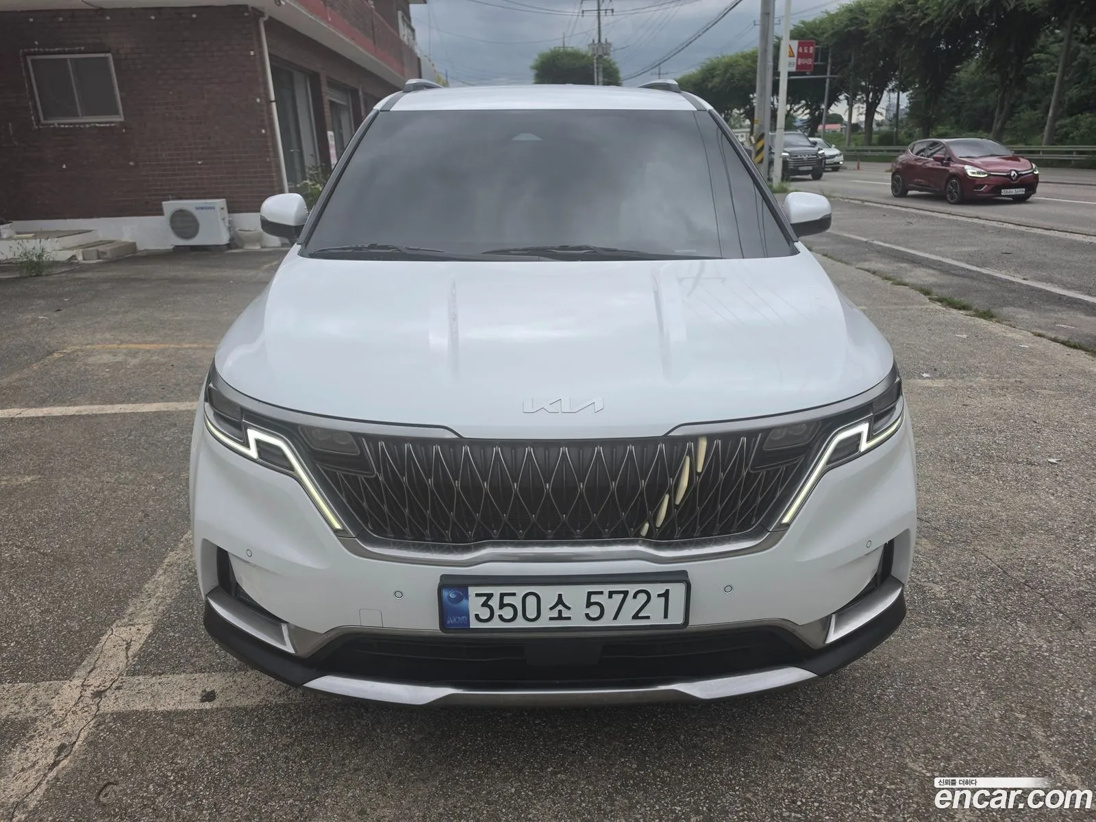 Kia Carnival 2023 — 17