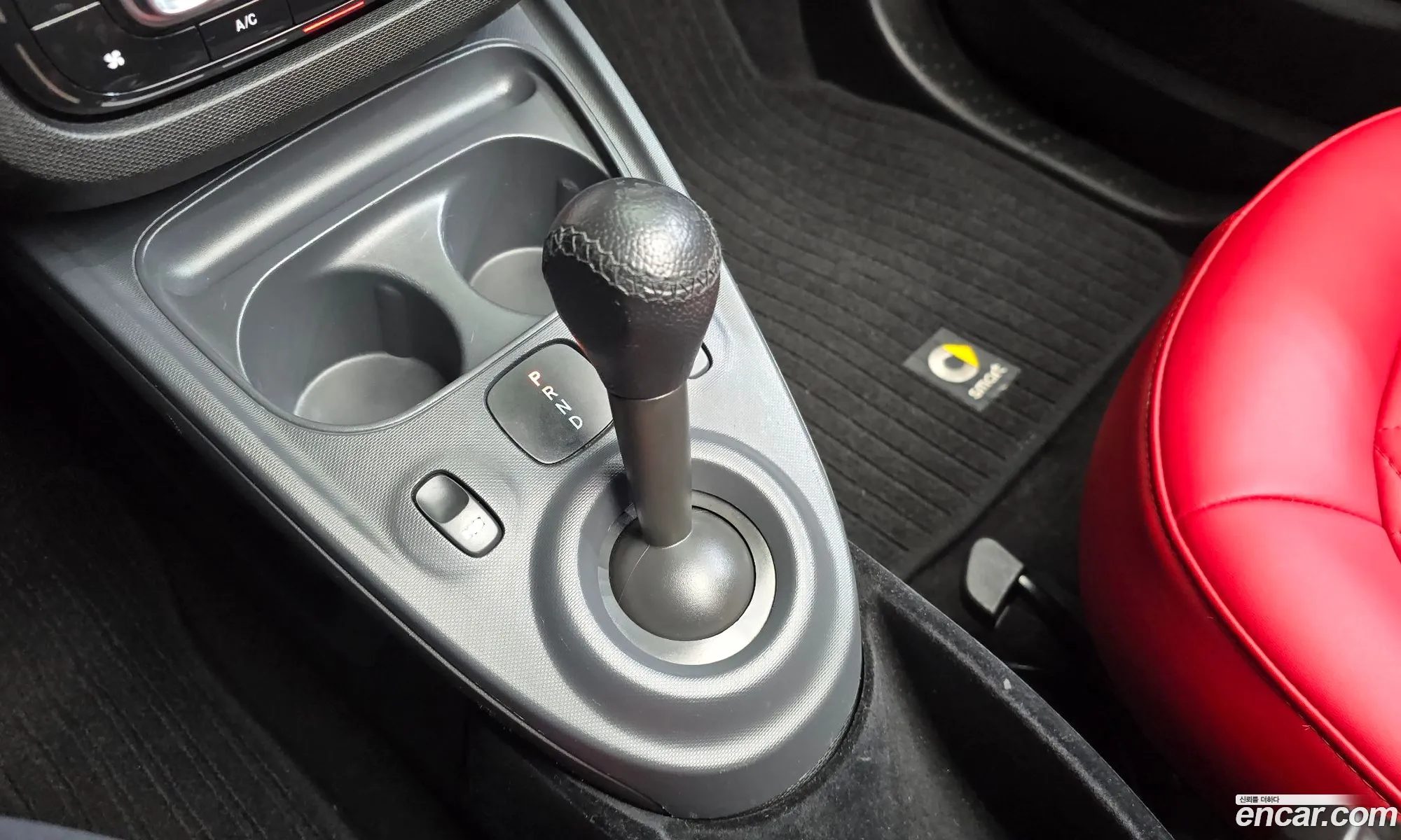 Smart Fortwo Cabrio 2018 KL90F3C9EJZ358002 — 8