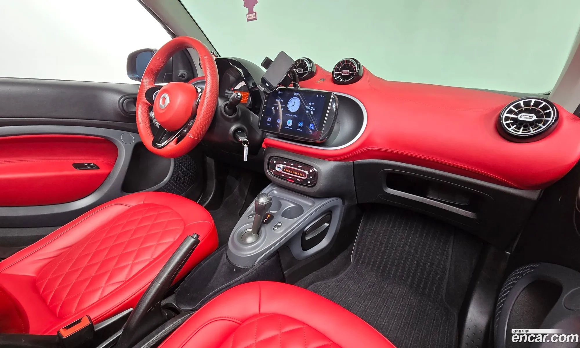 Smart Fortwo Cabrio 2018 KL90F3C9EJZ358002 — 4