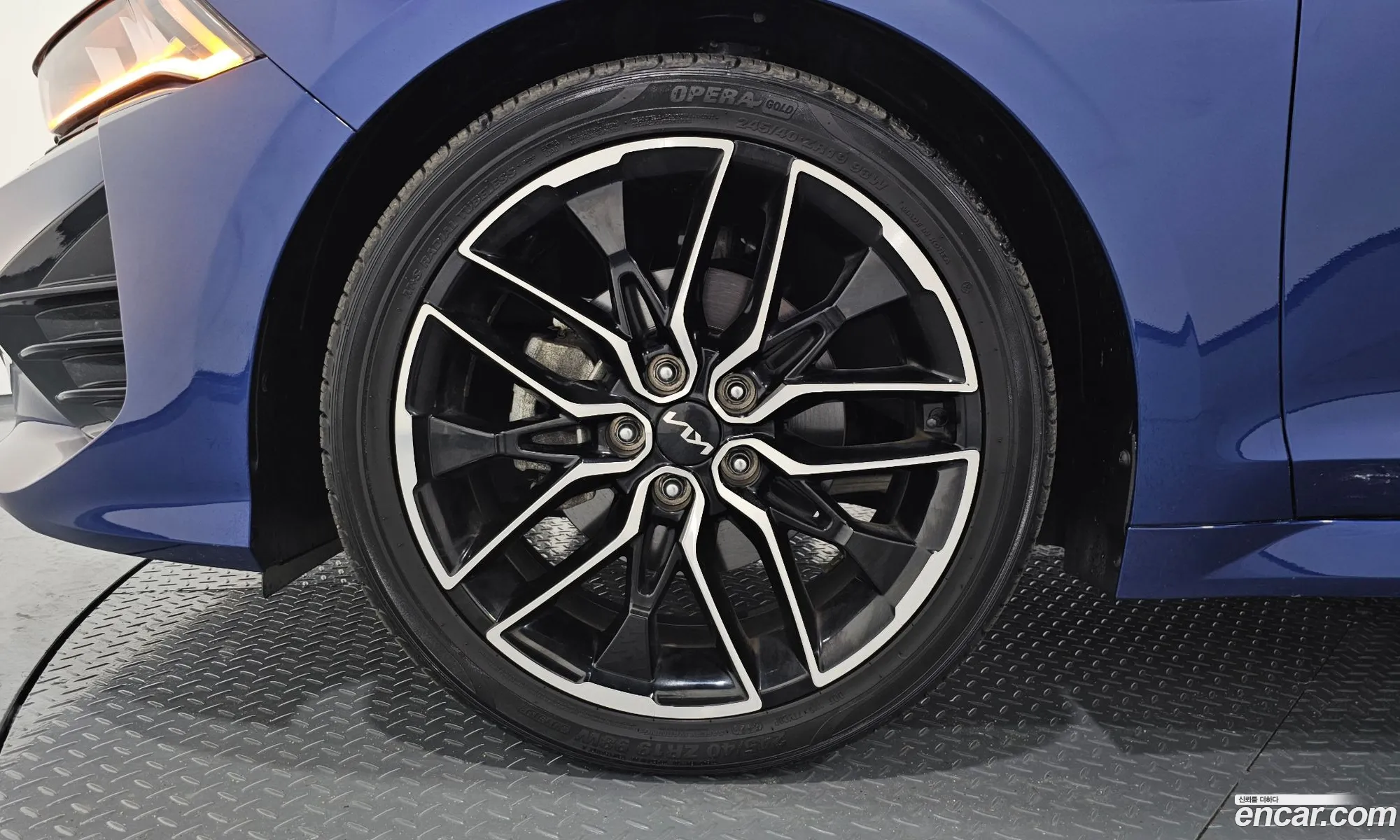 Kia K5 2022 KNAG6412BPA205701 — 22