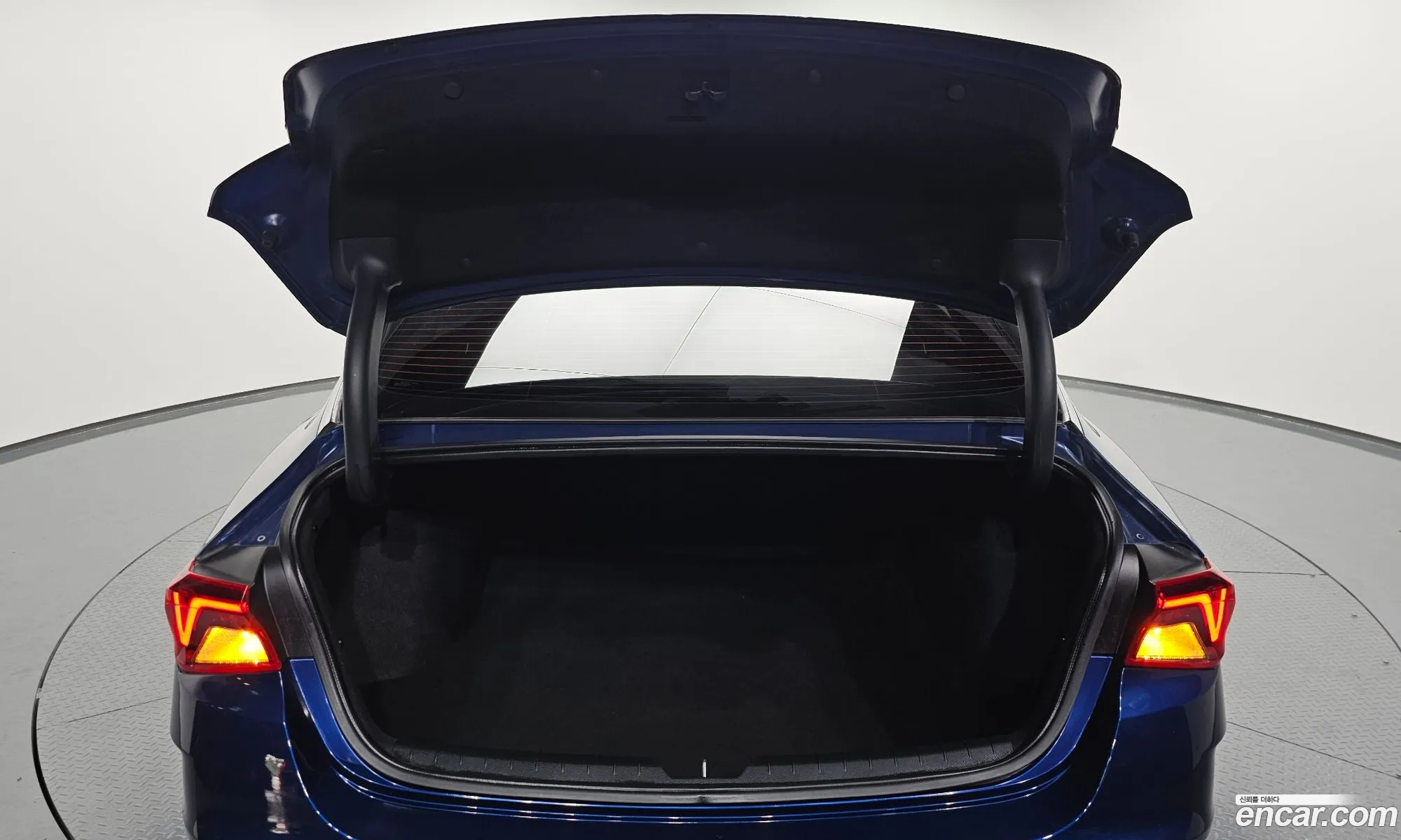 Kia K5 2022 KNAG6412BPA205701 — 17