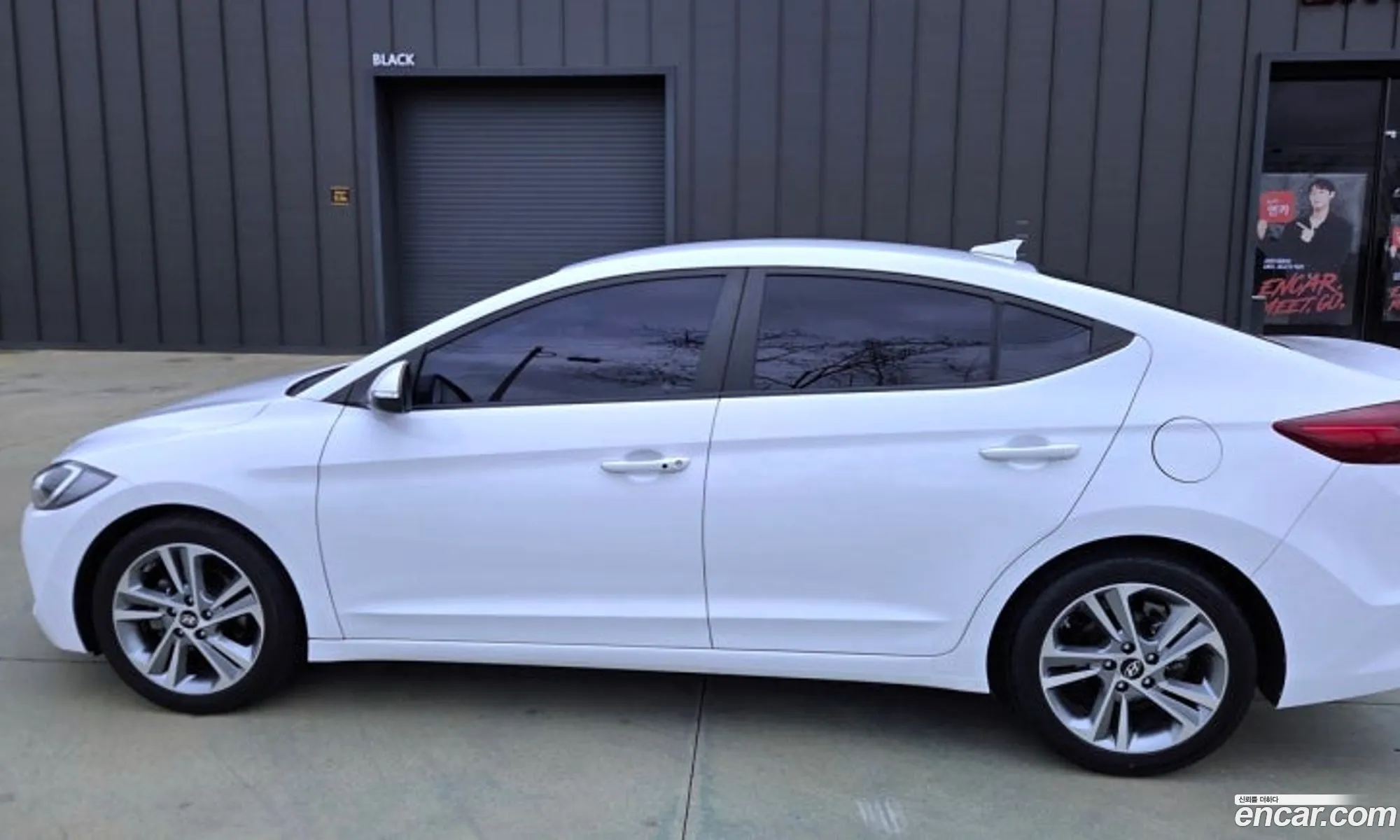 Hyundai Elantra AD 2017 — 15