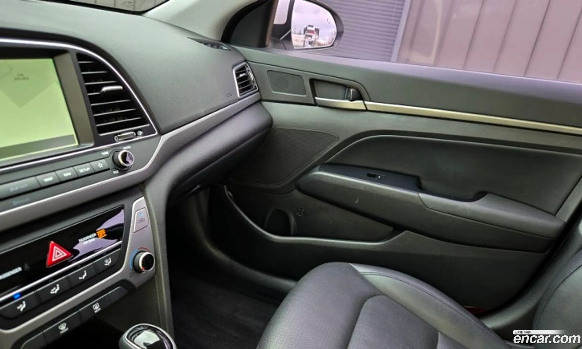Hyundai Elantra AD 2017 — 13