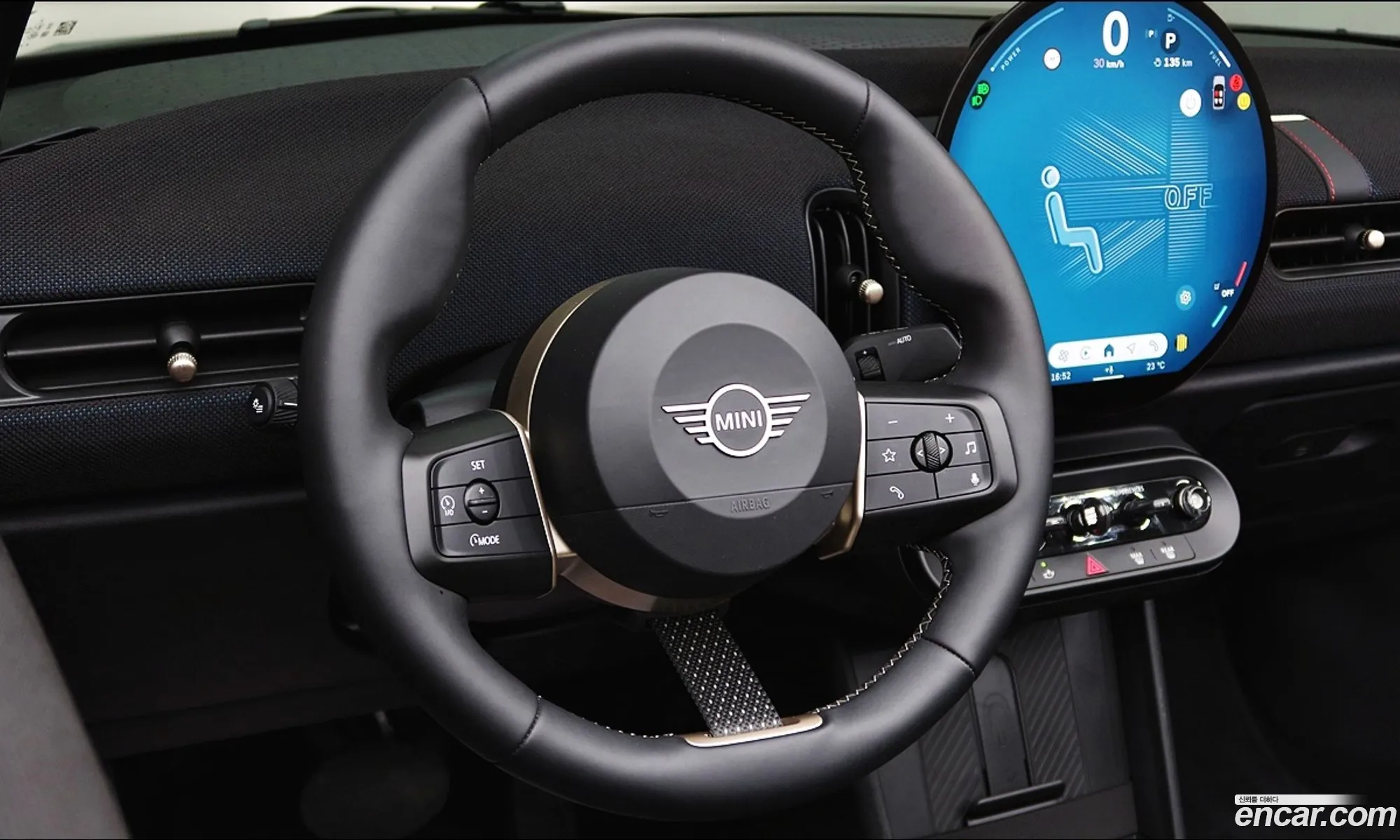 Mini Cooper C Convertible 2025 — 4