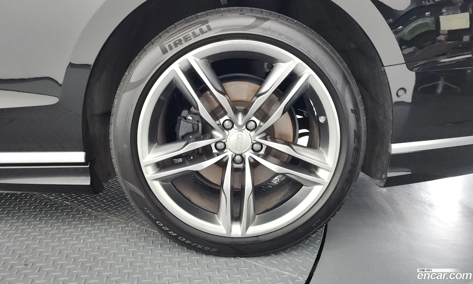 Audi A8 2023 — 15