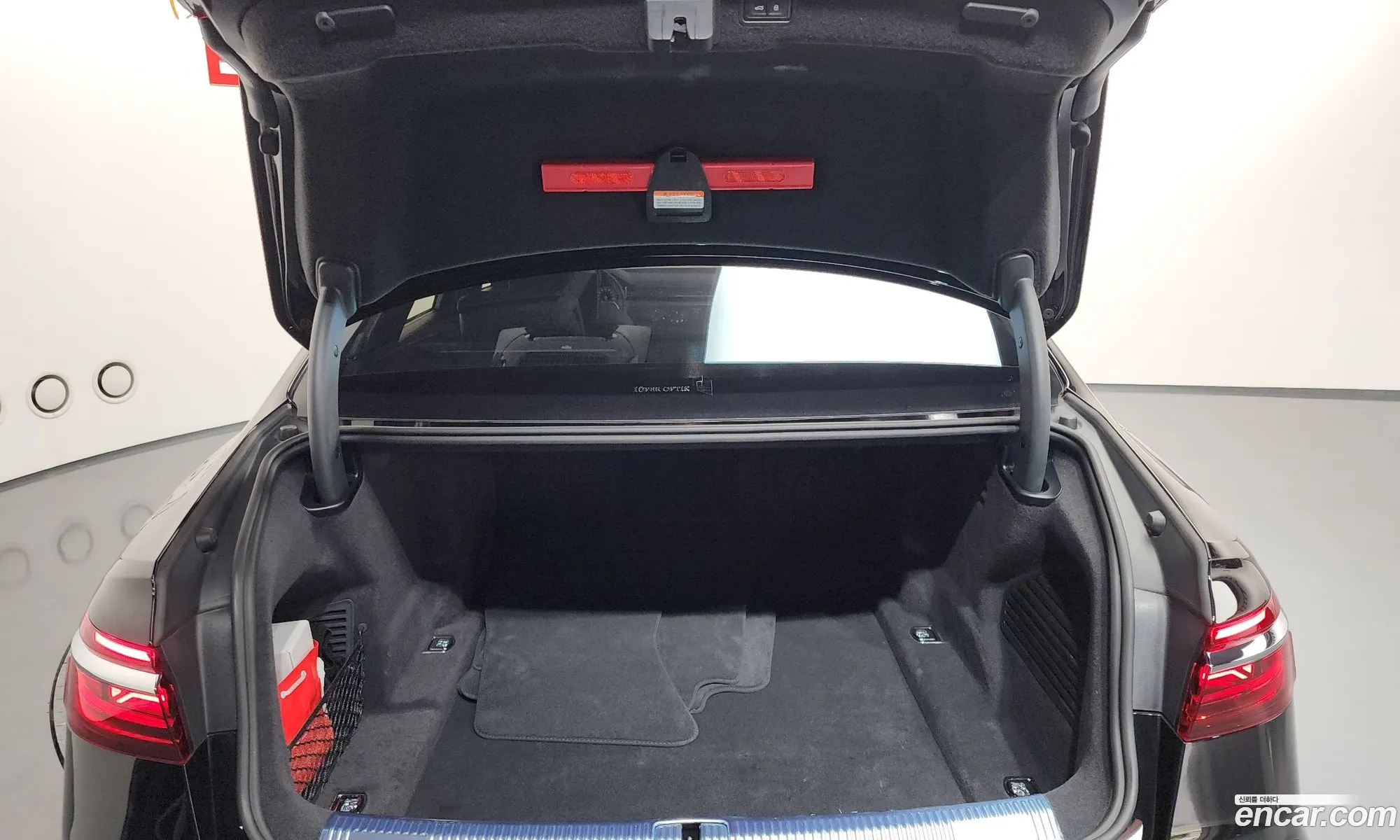 Audi A8 2023 — 30