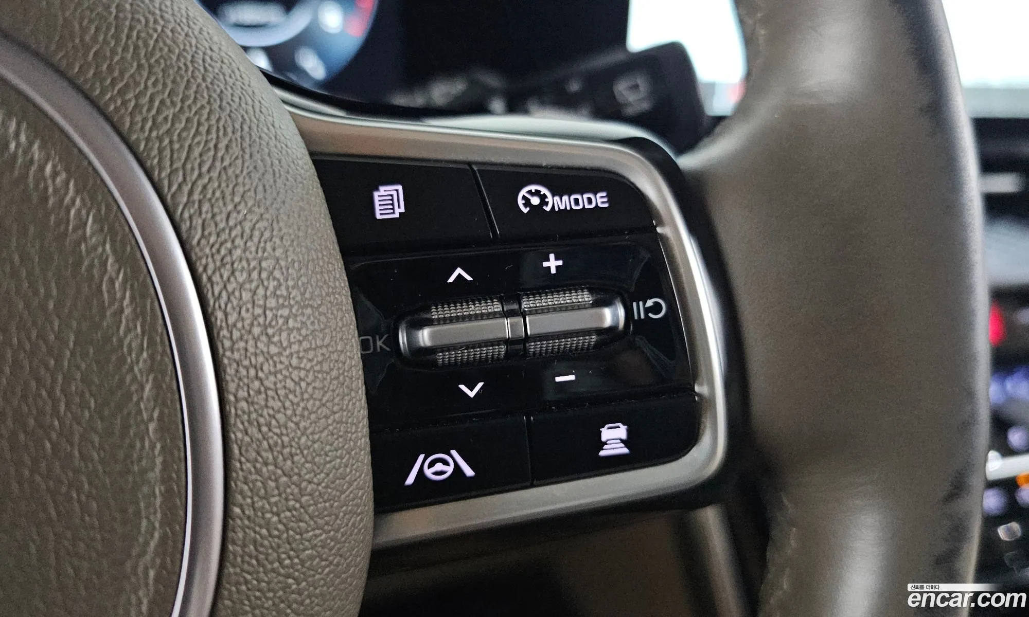Kia Carnival 2022 KNANE813BPS222674 — 12