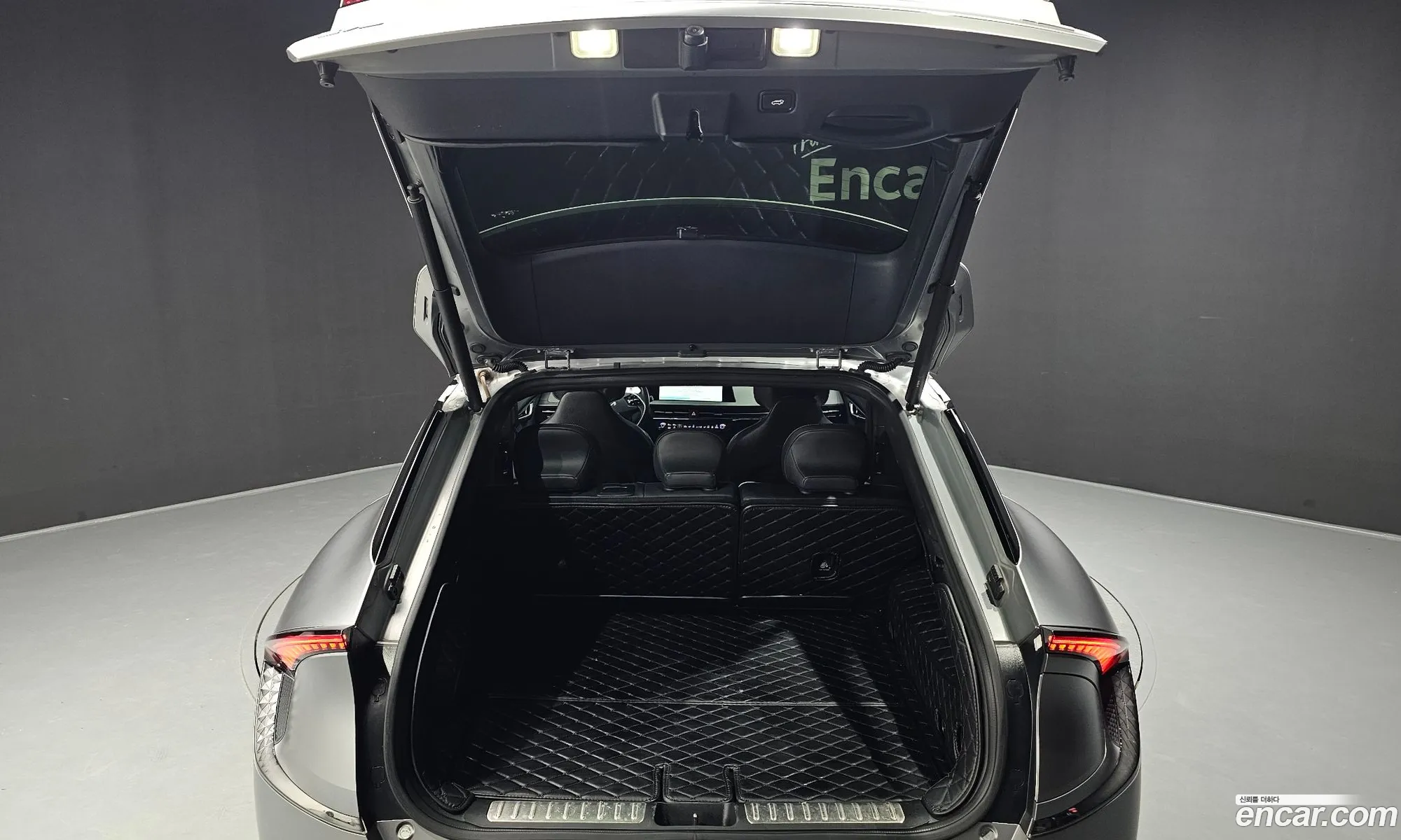 Kia EV6 2022 KNAC581CPNA048808 — 4