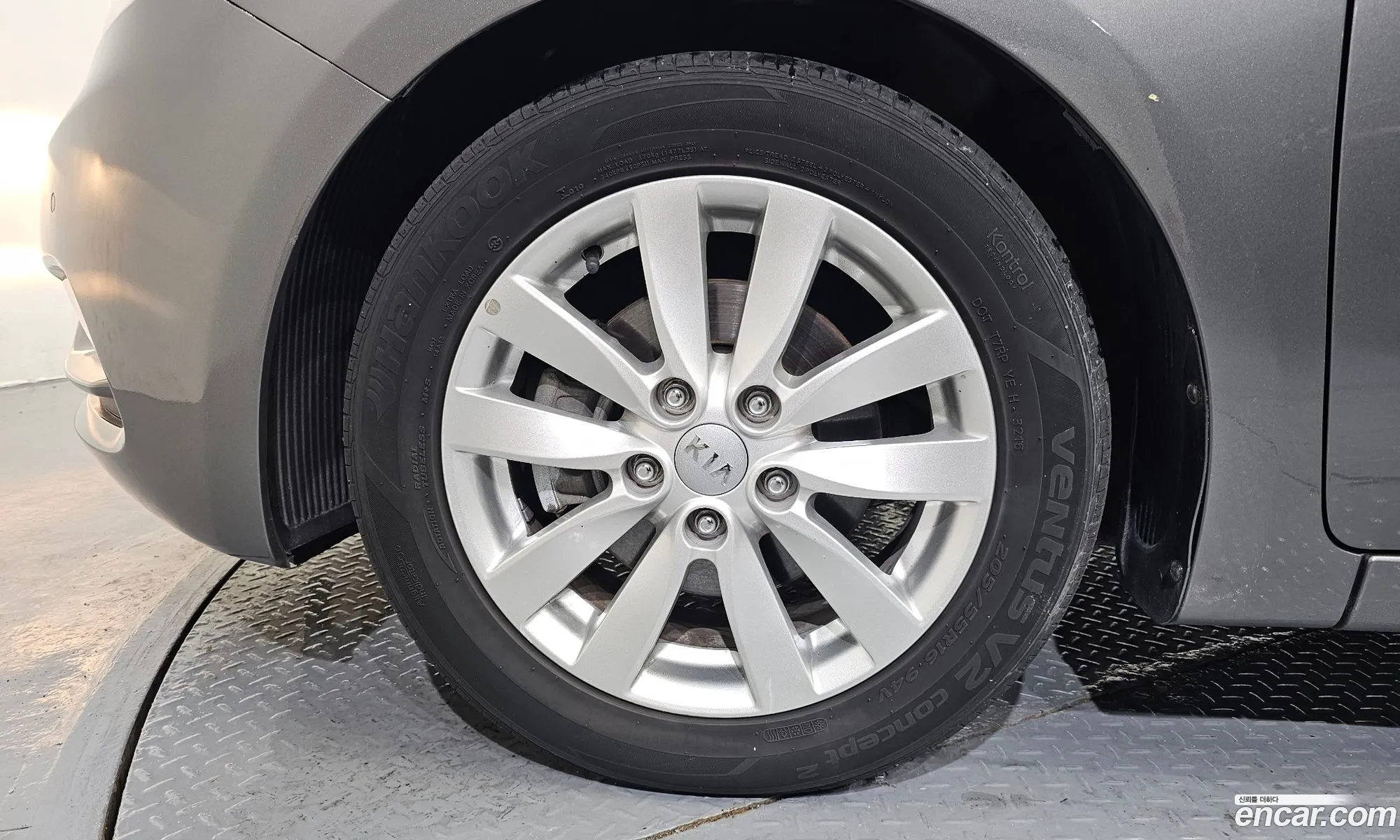 Kia K3 2013 KNAFX412BDA037378 — 4