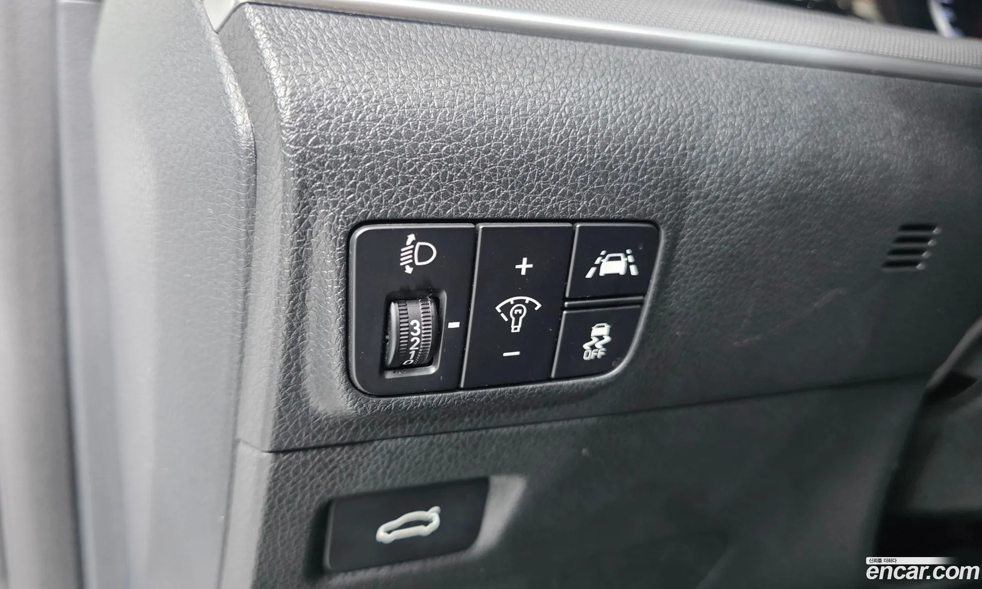 Kia K5 2021 KNAG741BBMA140271 — 17