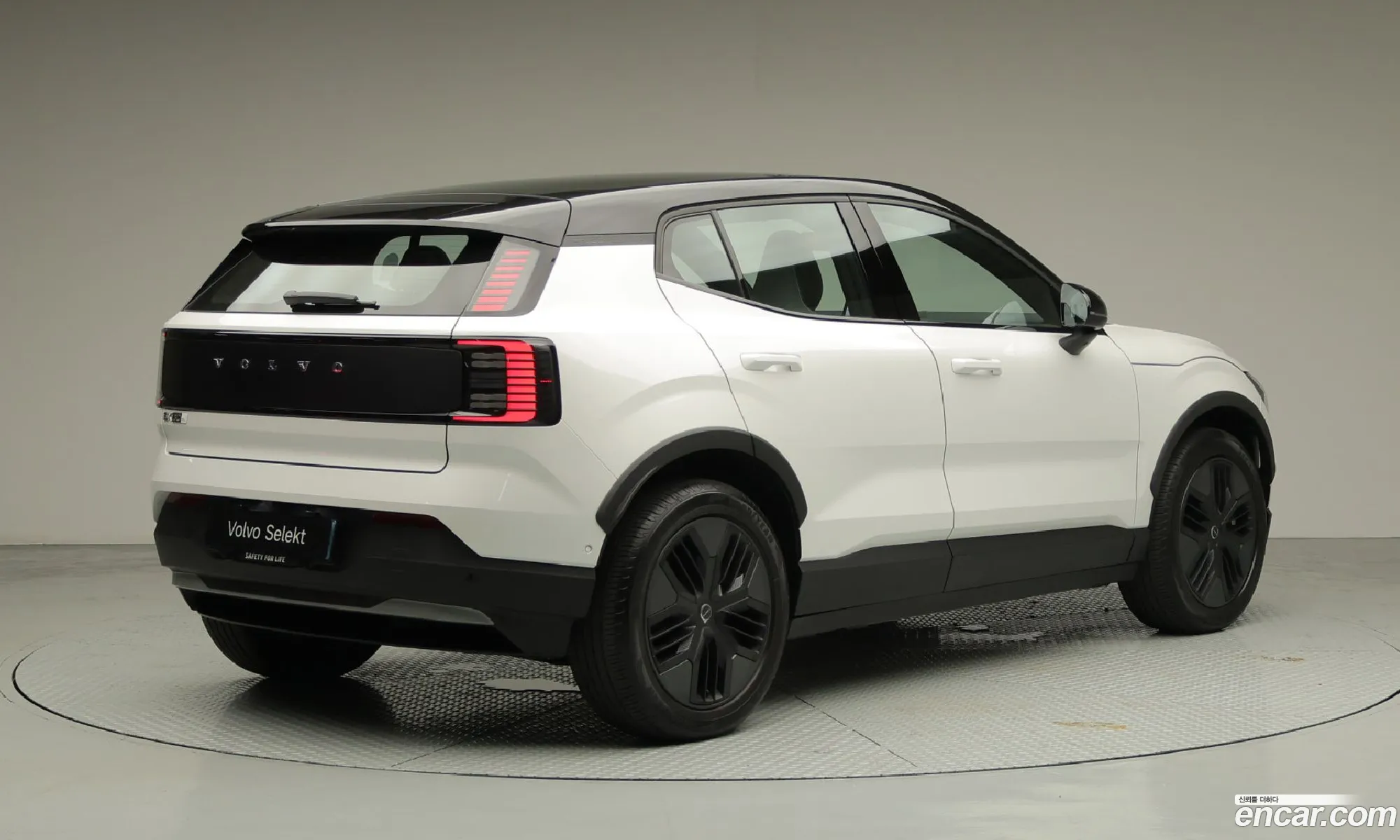 Volvo EX30 Cross Country 2025 — 8