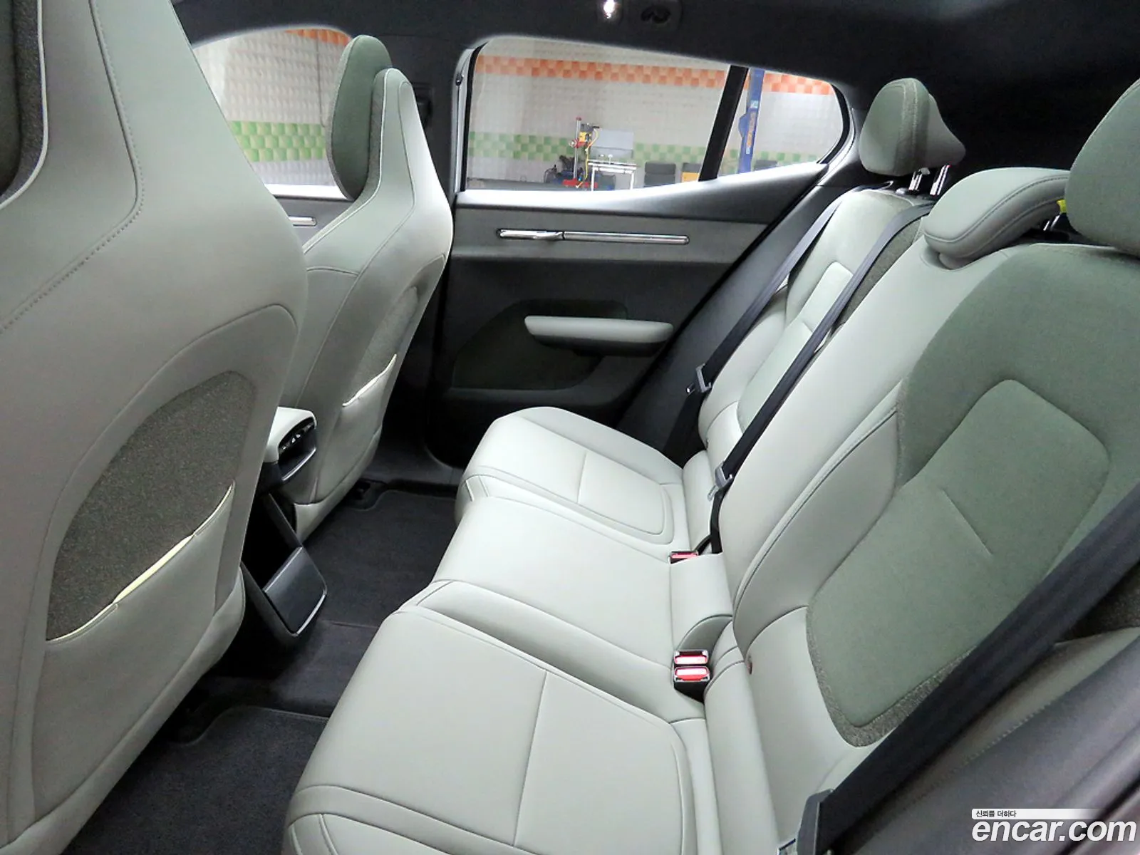 Volvo EX30 Cross Country 2025 — 9