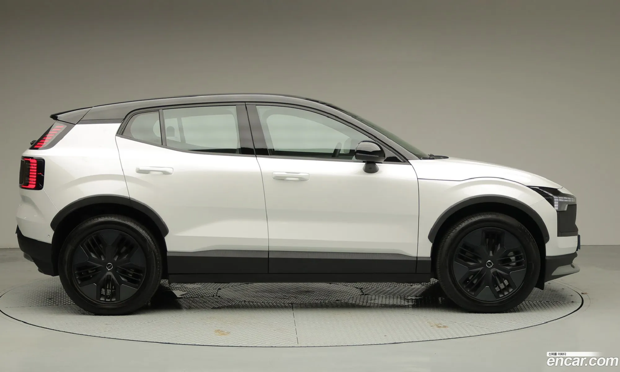 Volvo EX30 Cross Country 2025 — 20