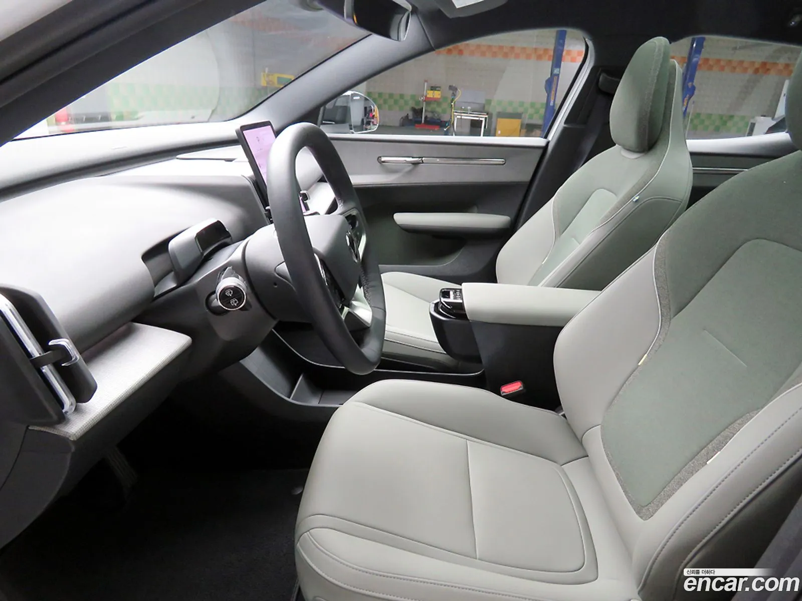 Volvo EX30 Cross Country 2025 — 6