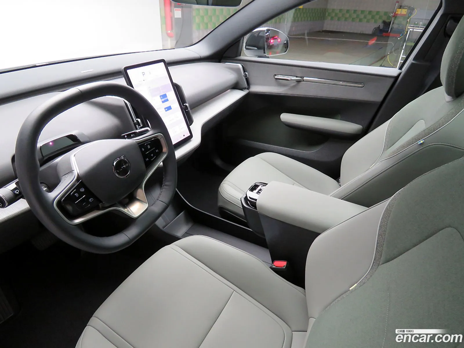 Volvo EX30 Cross Country 2025 — 4