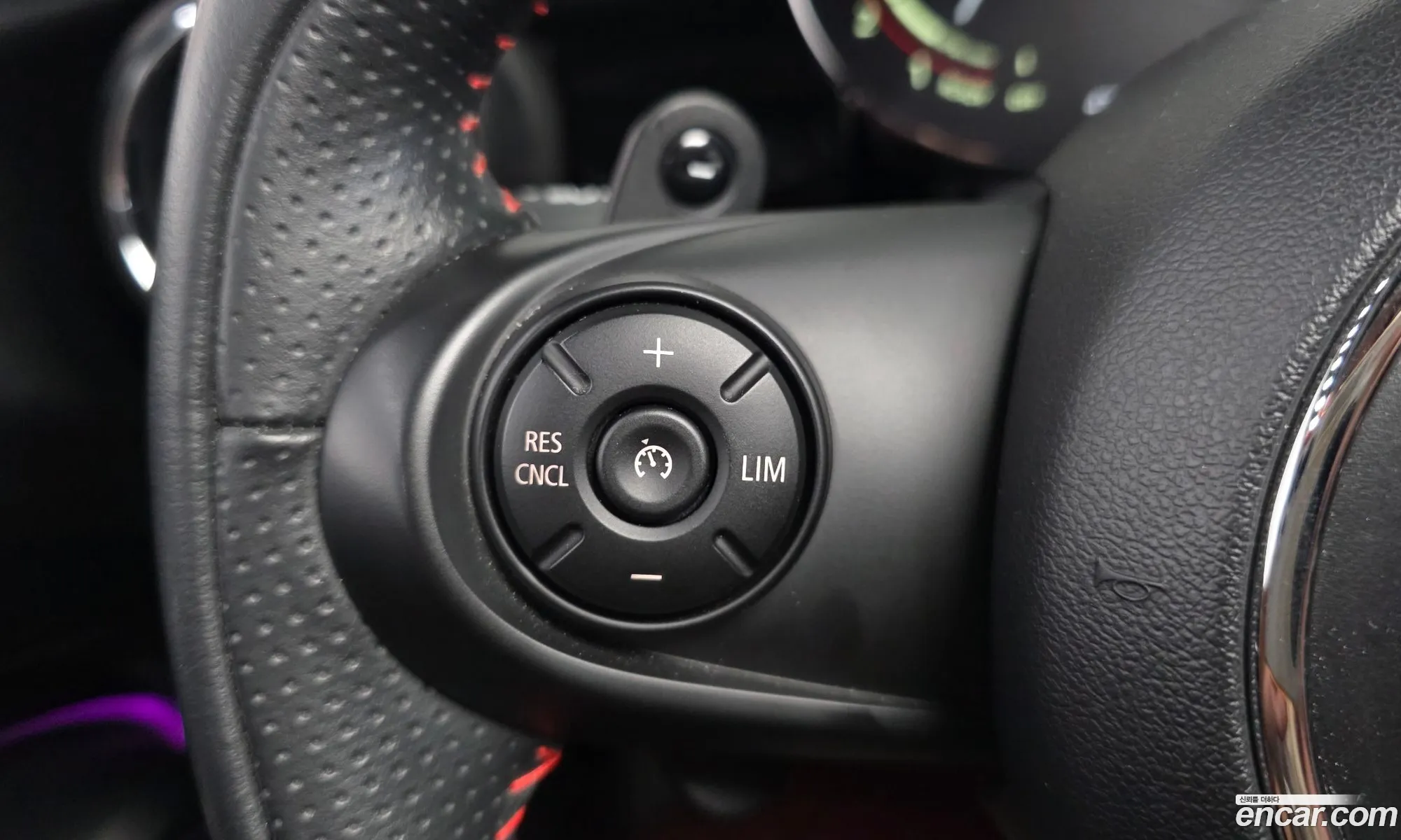 Mini Cooper S 2020 WMWXY9109M2N53148 — 24