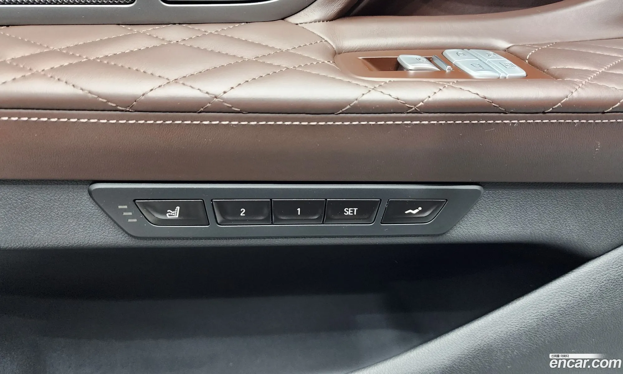 BMW 7 Series 2019 WBA7T4101LBM61421 — 7