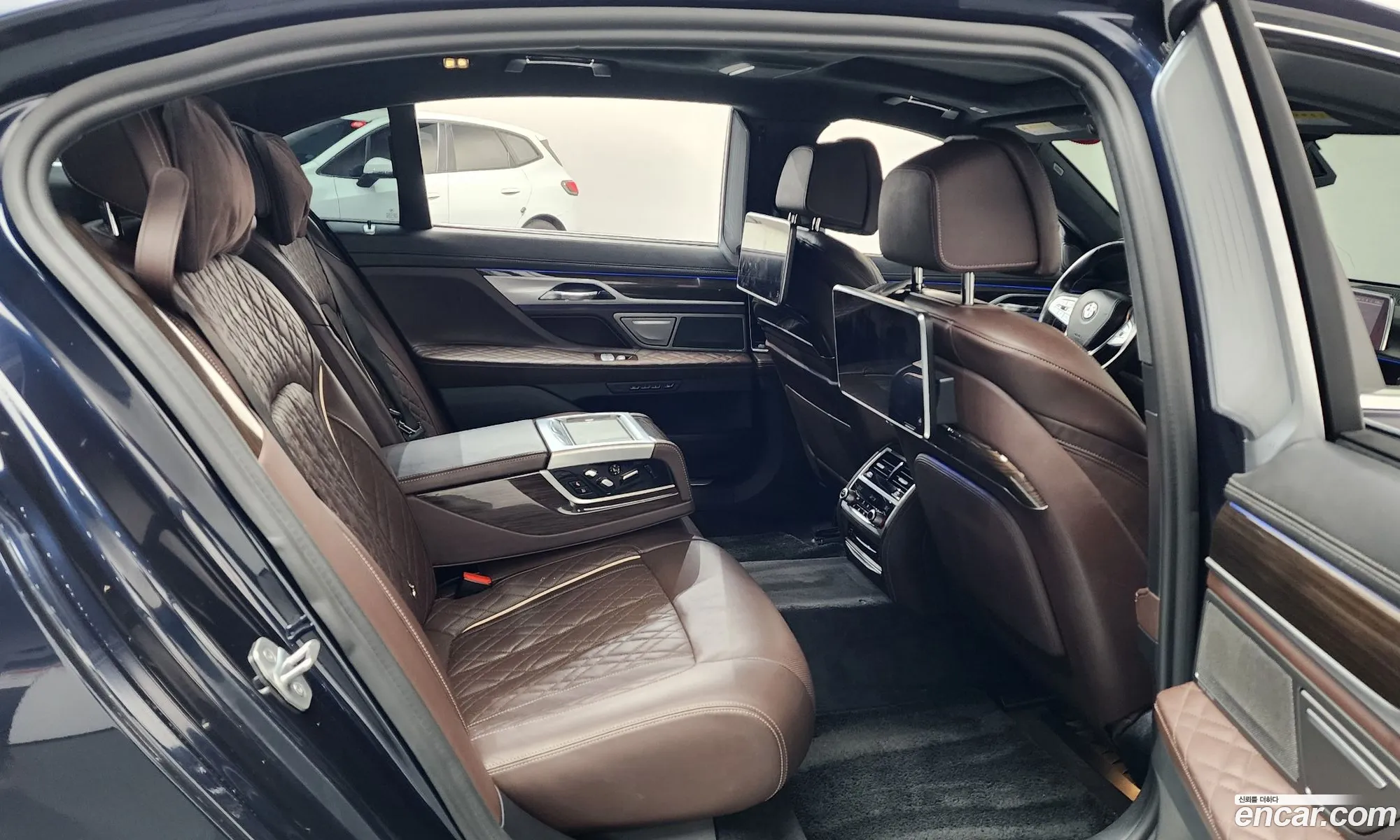 BMW 7 Series 2019 WBA7T4101LBM61421 — 4