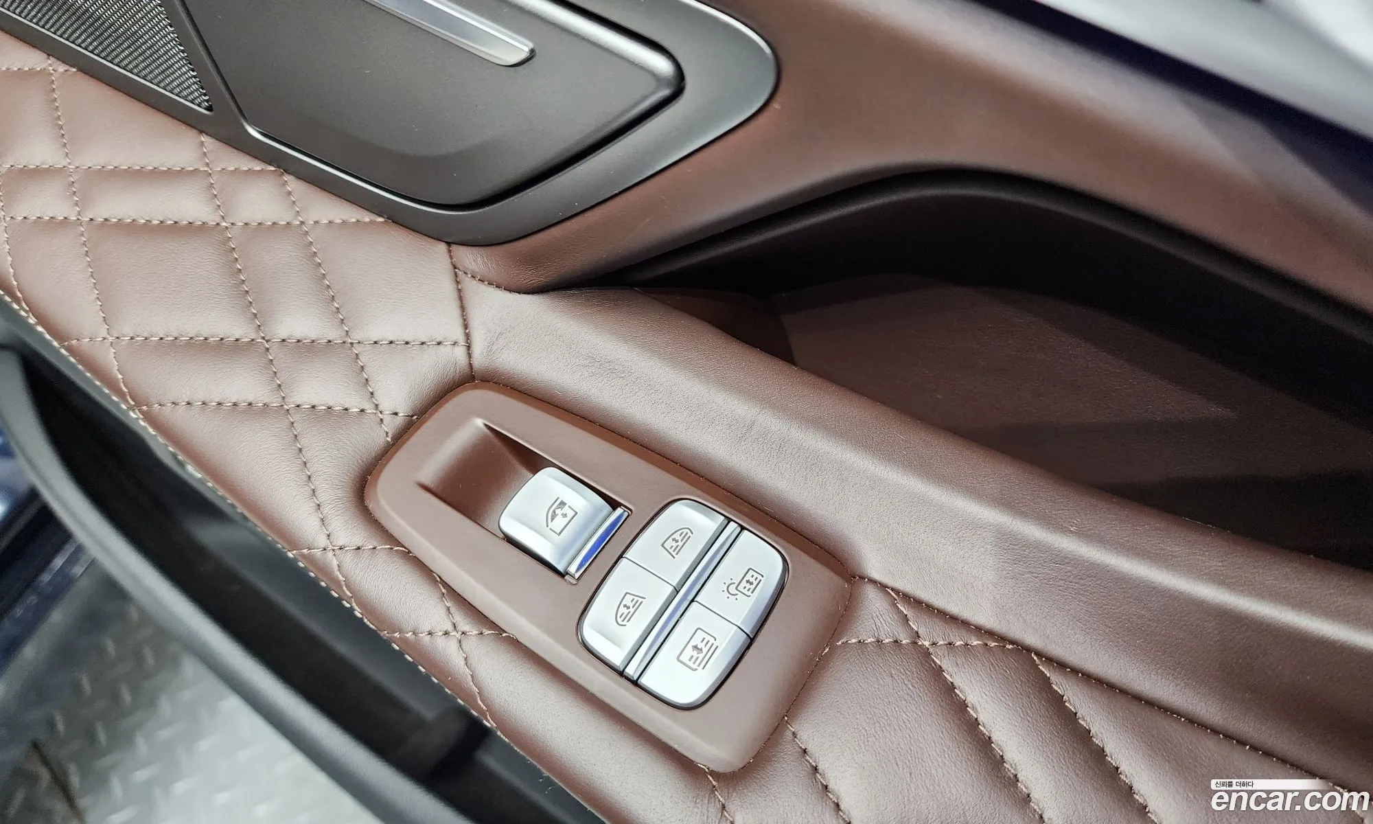 BMW 7 Series 2019 WBA7T4101LBM61421 — 19