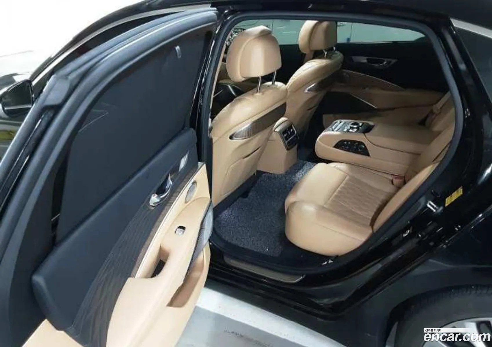 Kia K9 2022 — 12