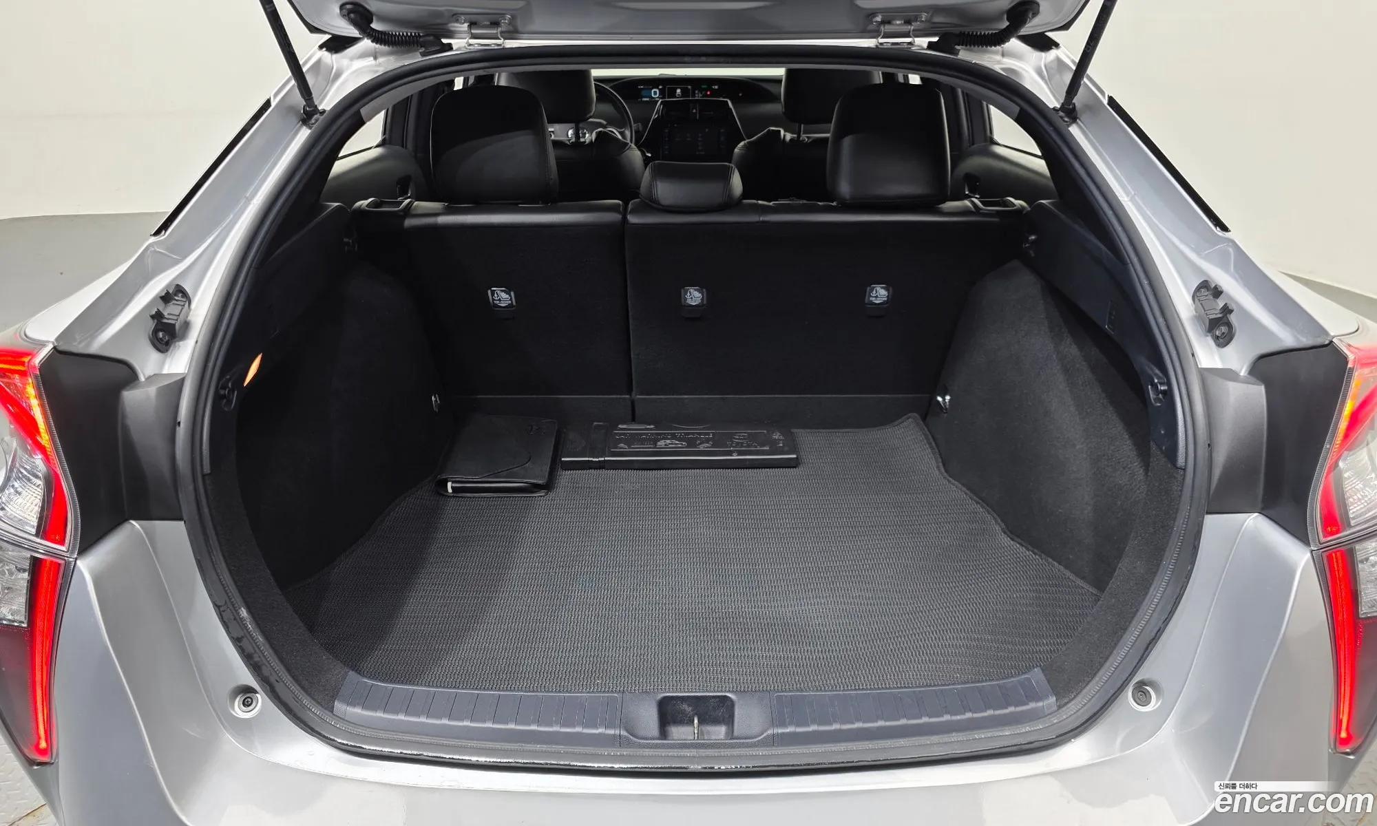 Toyota Prius 2017 JTDKBRFU9H3546257 — 18