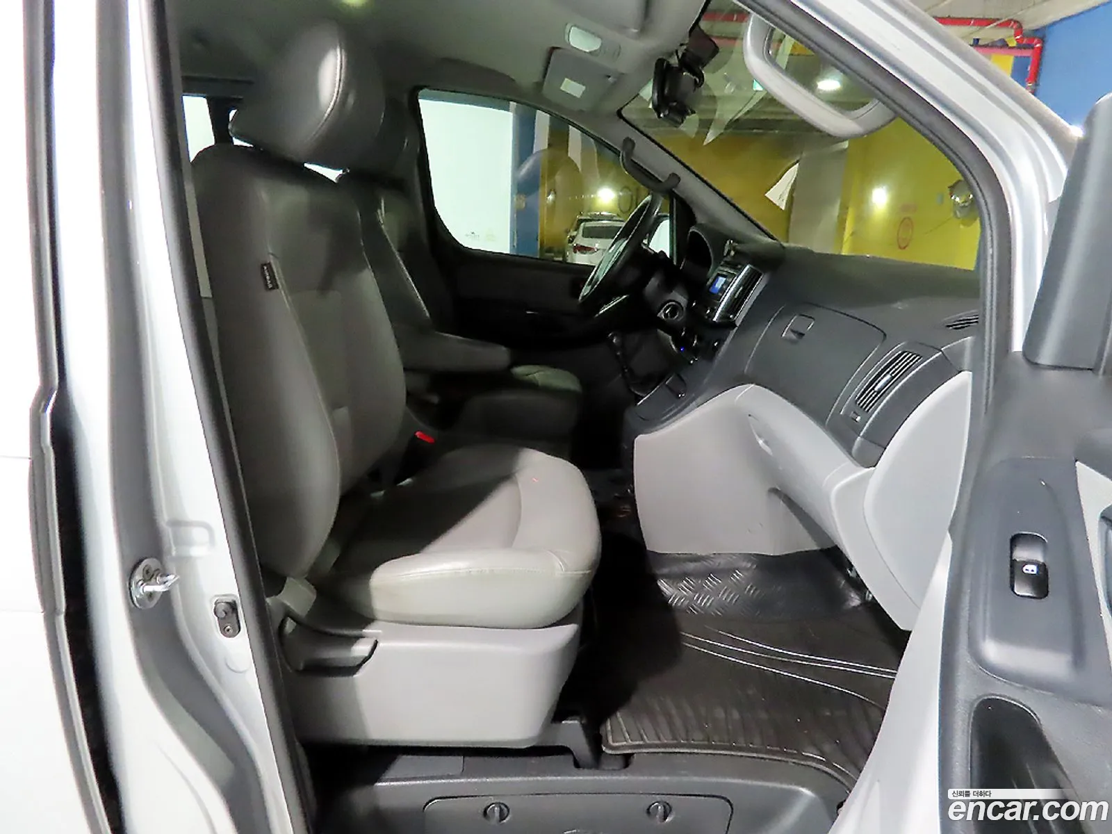 Hyundai Grand Starex 2015 — 14