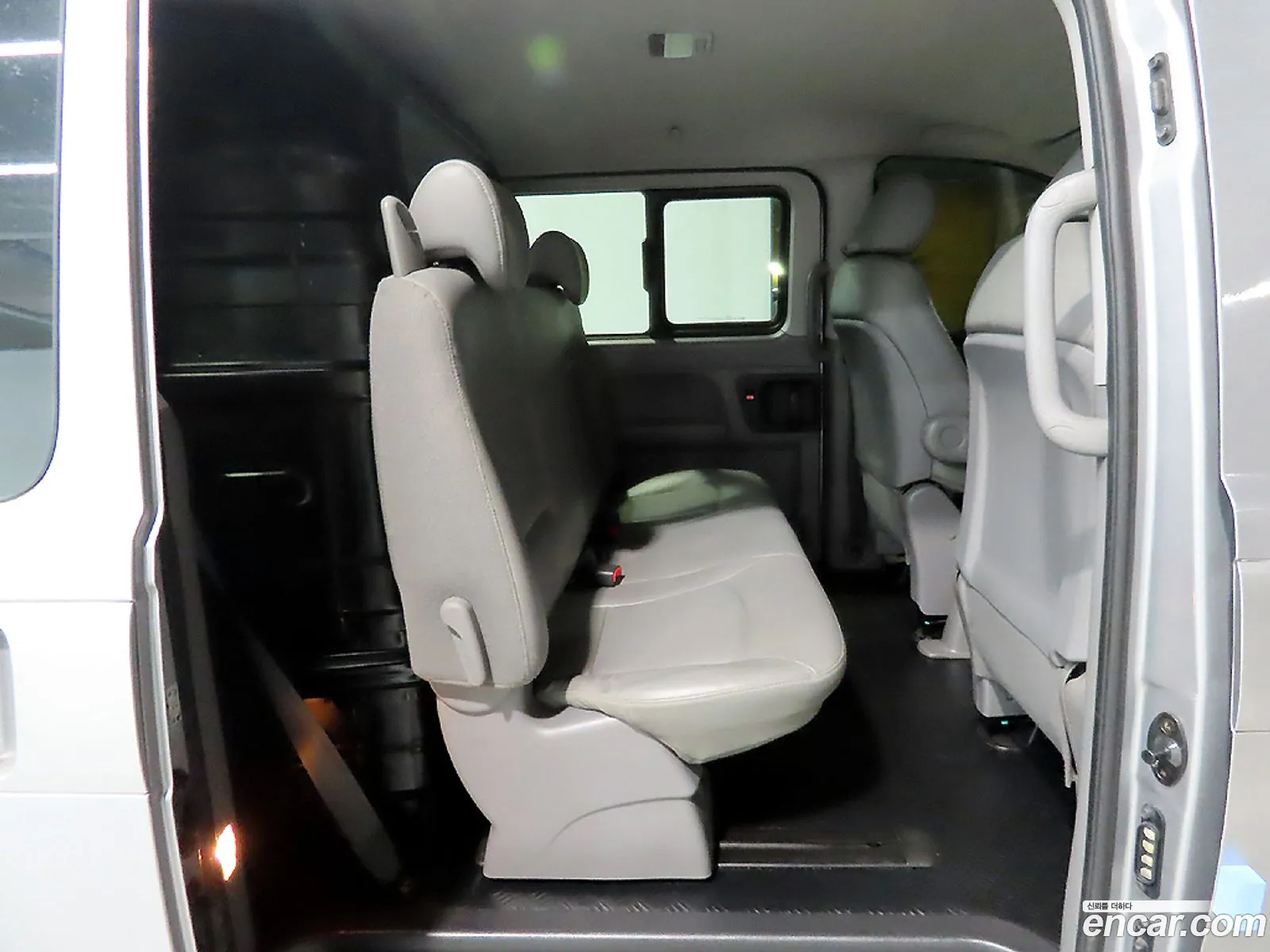 Hyundai Grand Starex 2015 — 19