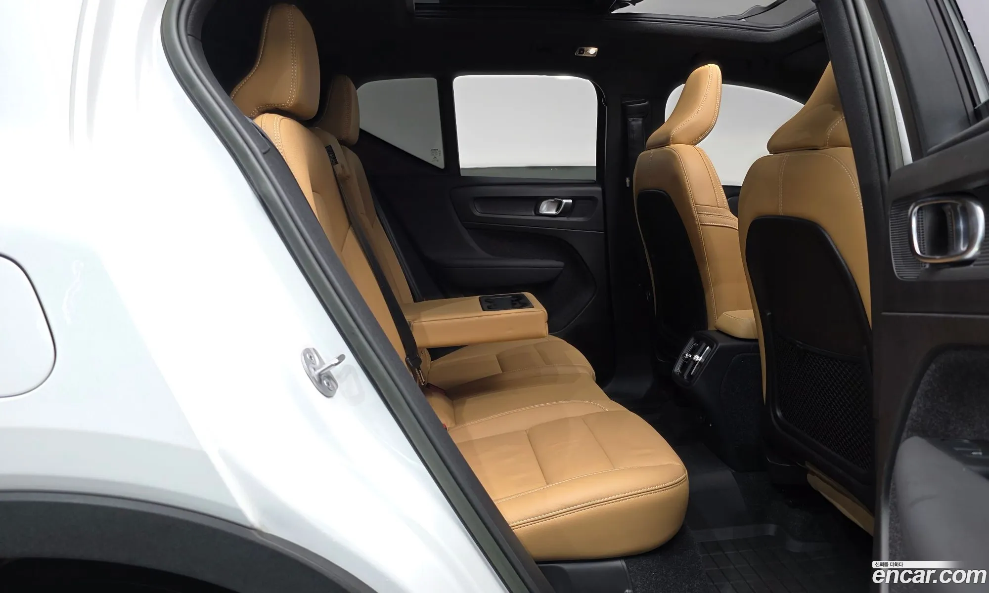 Volvo XC40 2022 — 28