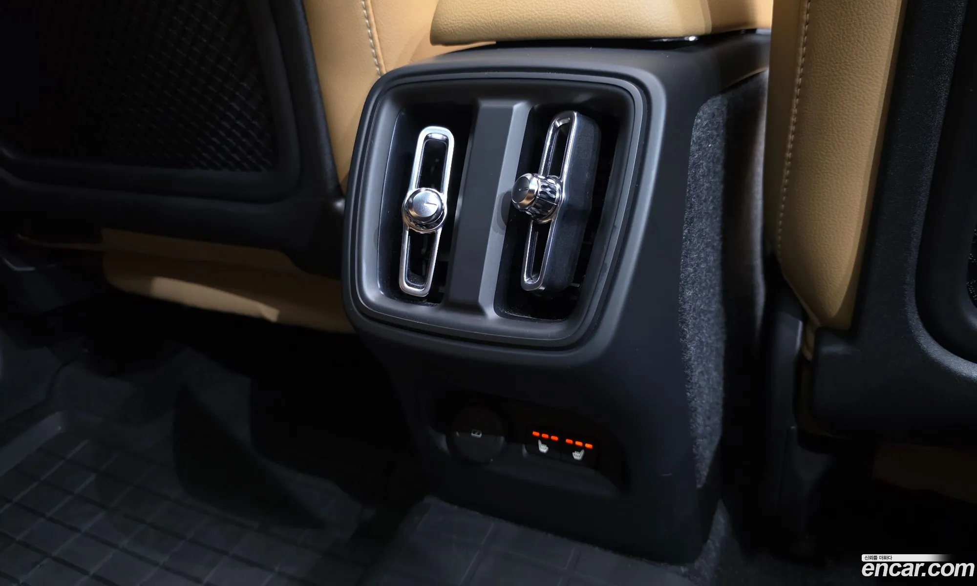 Volvo XC40 2022 — 32