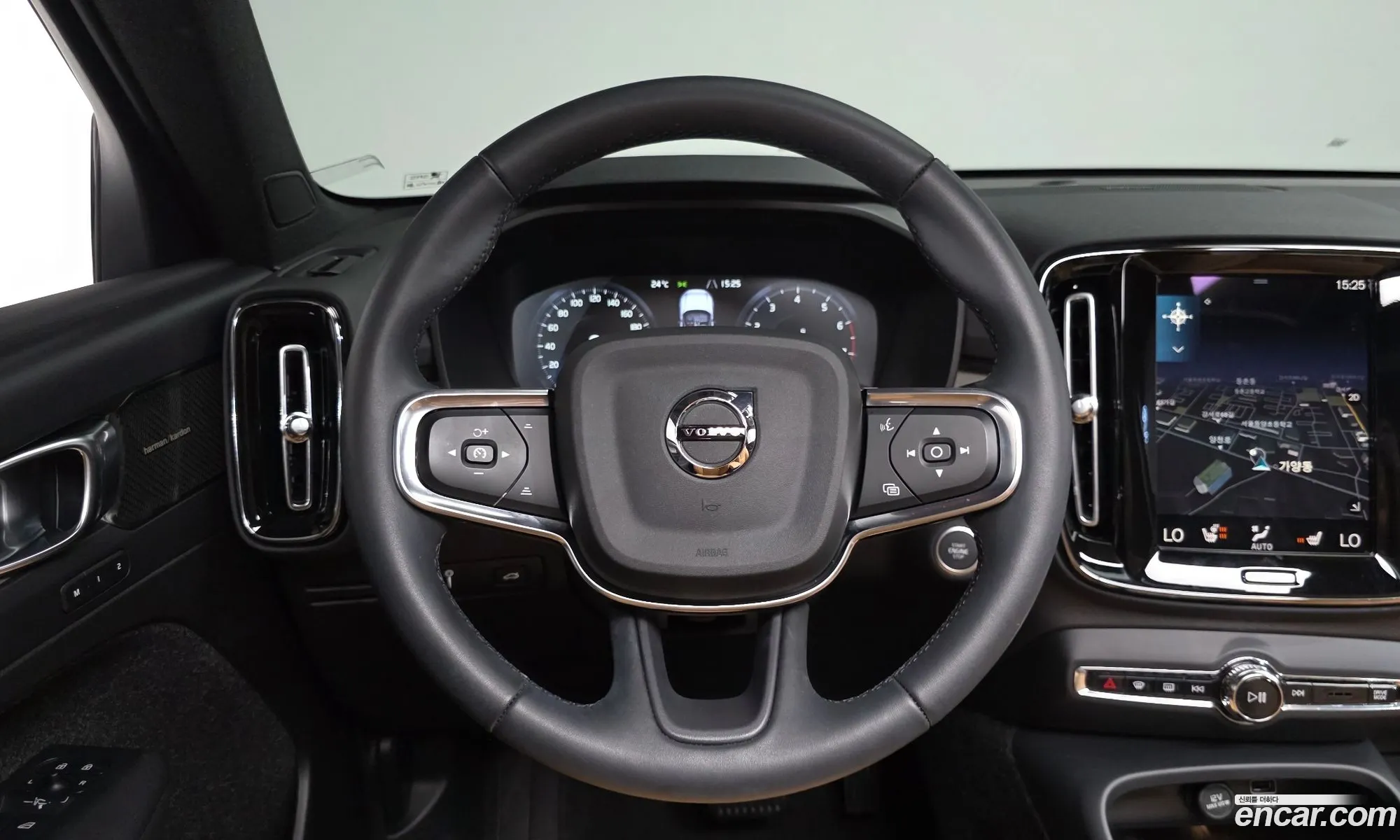 Volvo XC40 2022 — 3