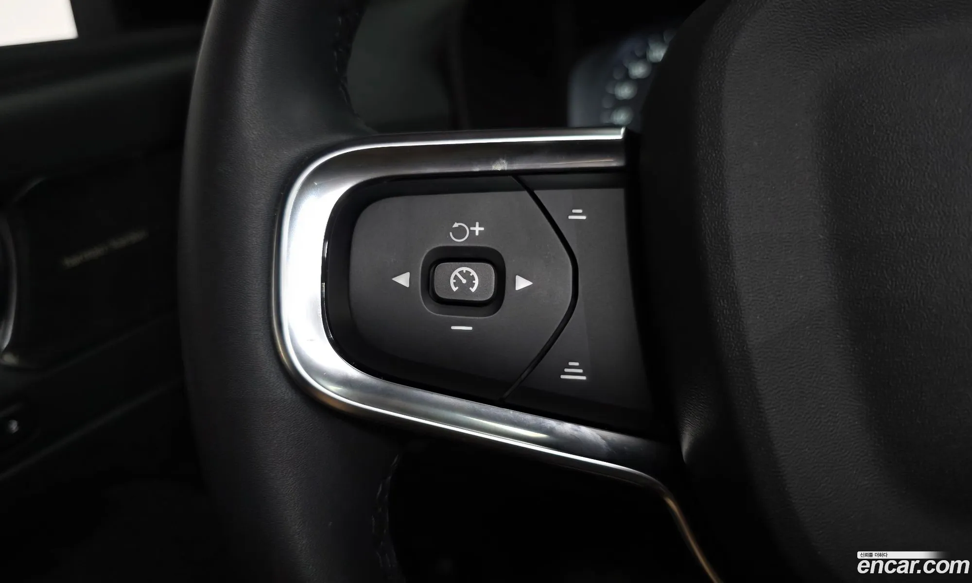 Volvo XC40 2022 — 6