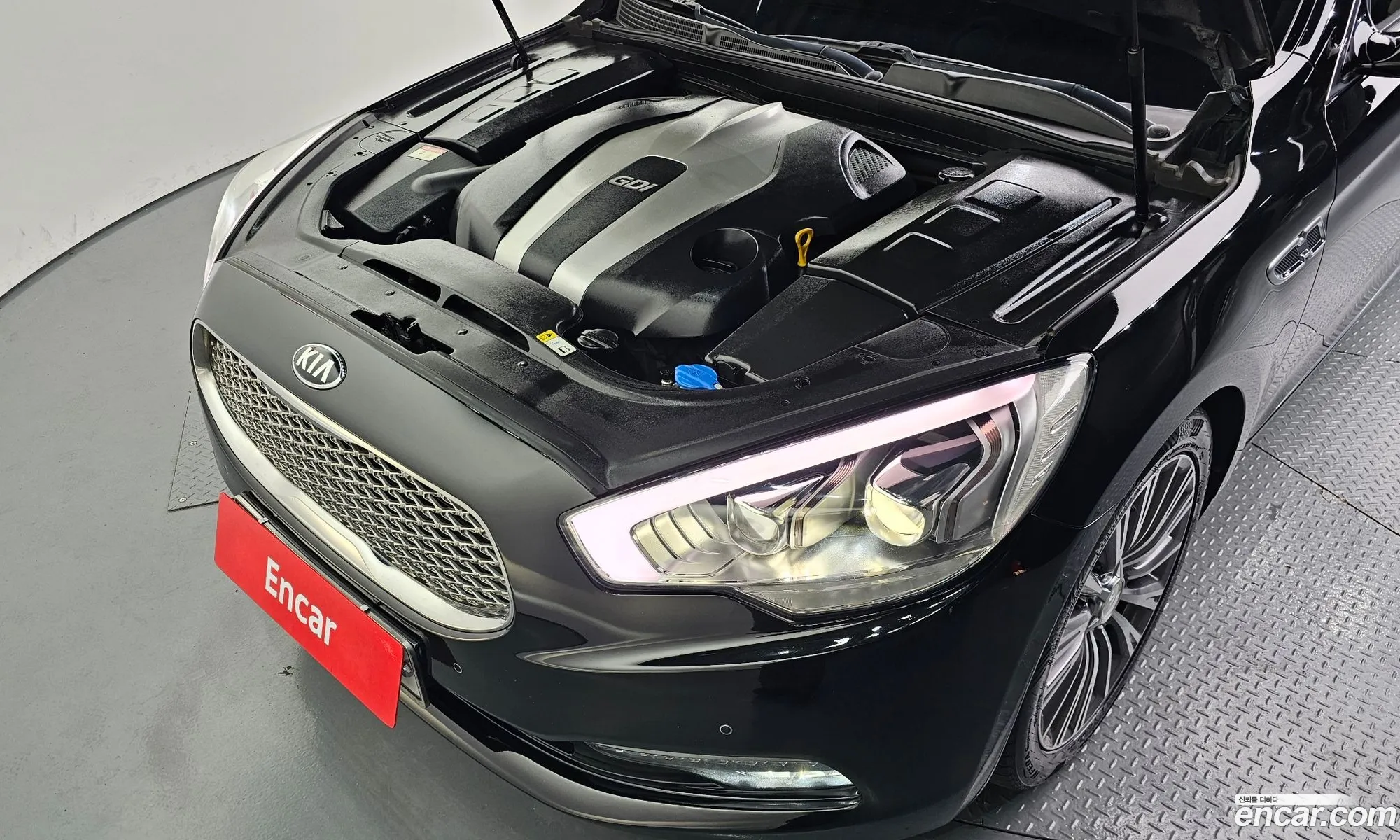 Kia K9 2016 KNALU411BGS034692 — 12