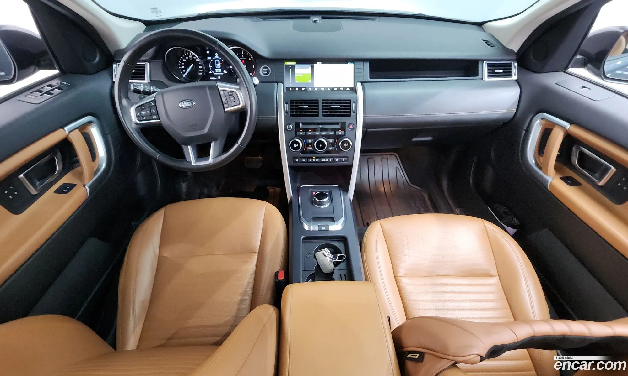 Land Rover Discovery Sport 2019 — 32
