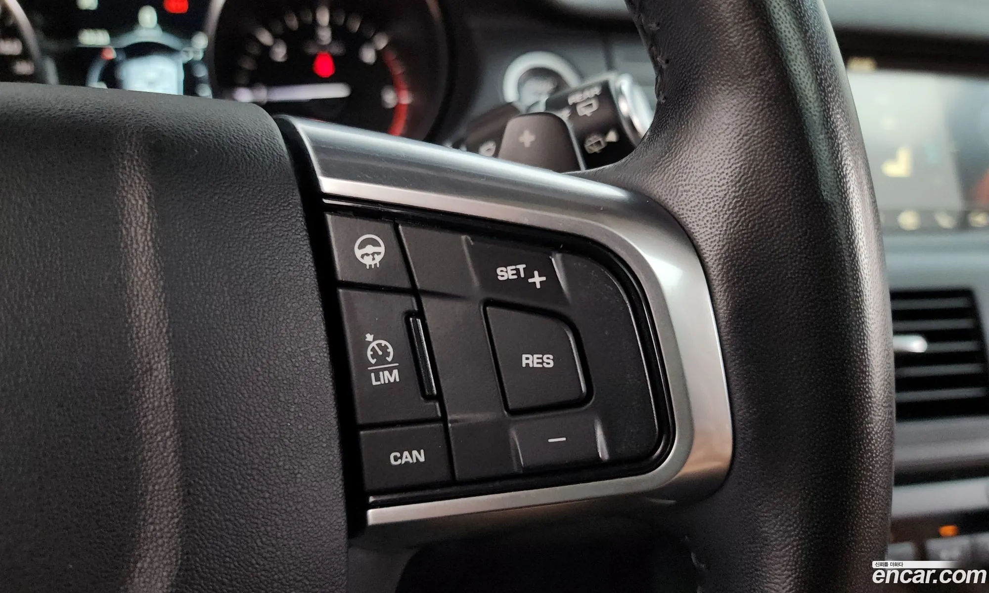 Land Rover Discovery Sport 2019 — 19