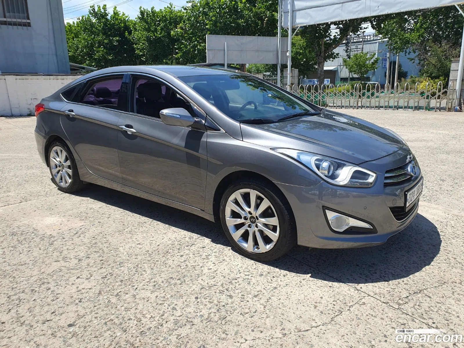 Hyundai i40 Saloon 2012 — 17