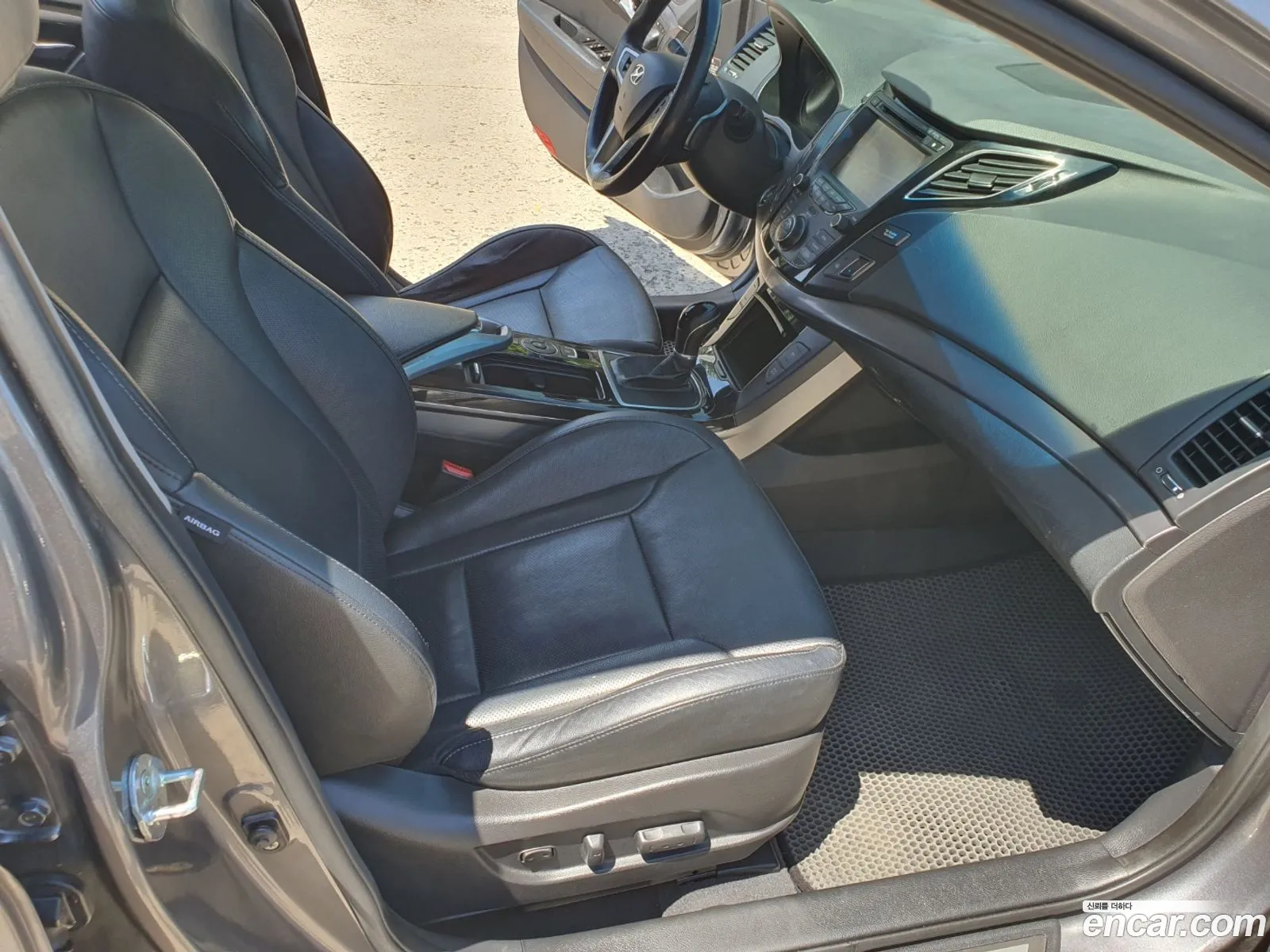 Hyundai i40 Saloon 2012 — 16