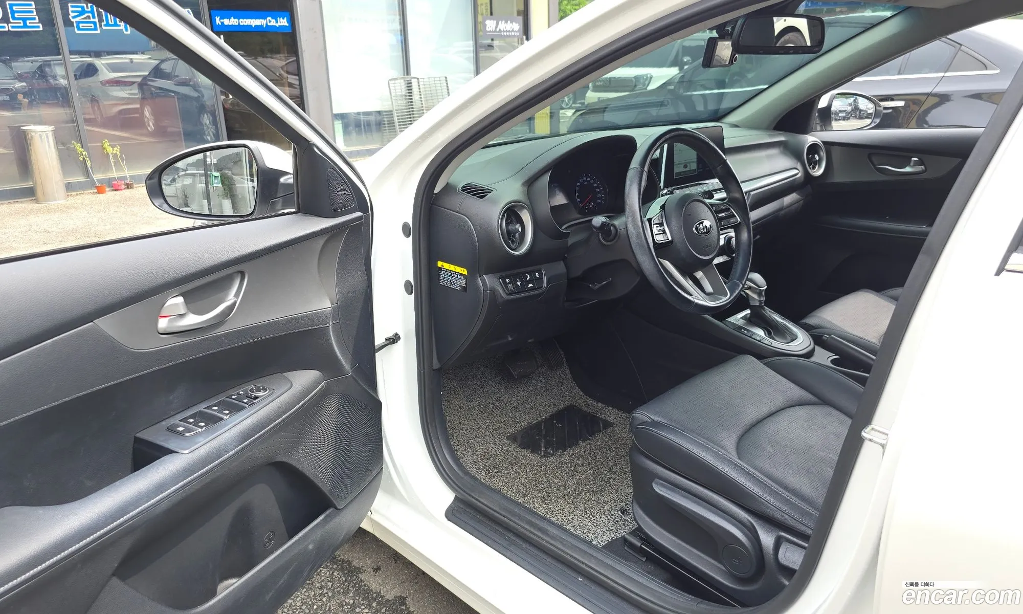 Kia K3 2019 KNAF341BEKA033826 — 32