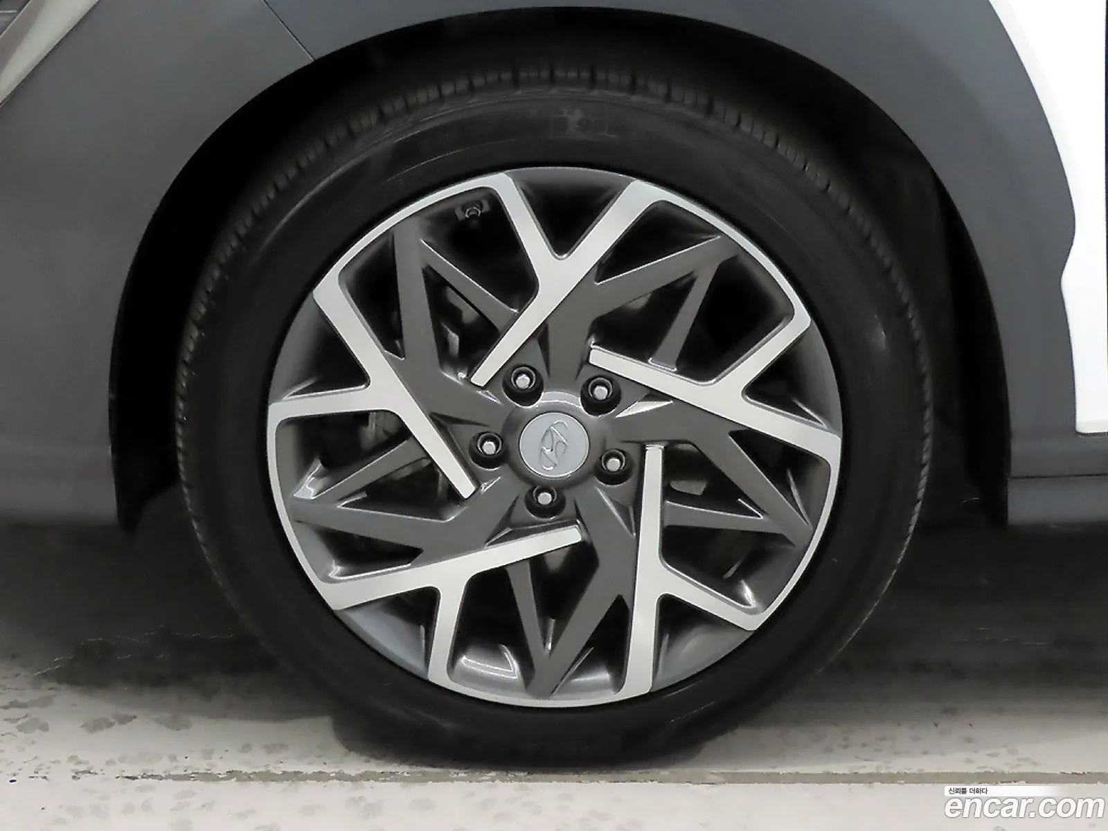 Hyundai Kona Hybrid 2022 — 10
