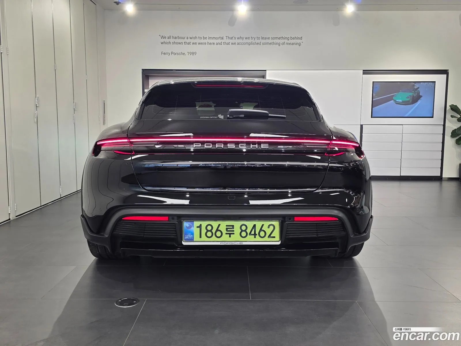 Porsche Taycan 2025 — 14