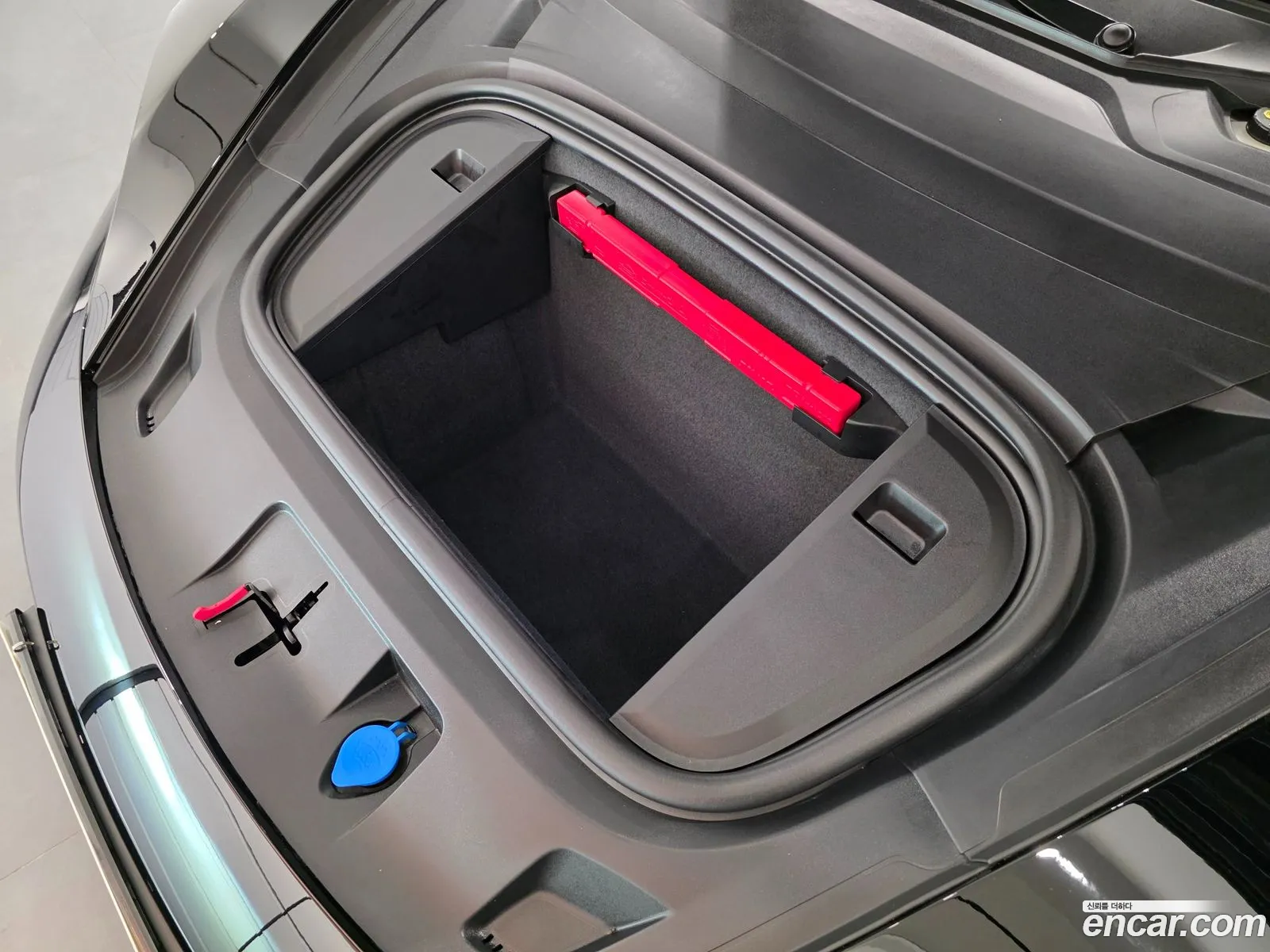 Porsche Taycan 2025 — 13