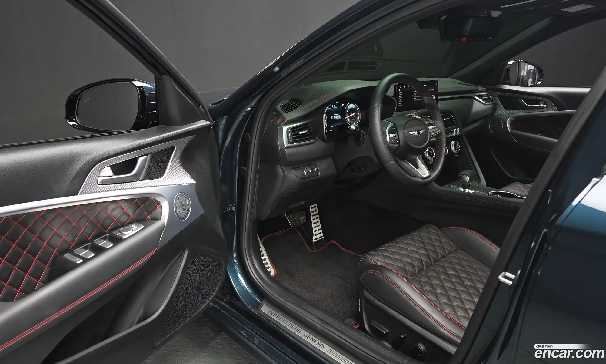 Genesis G70 2022 KMTG641EDPU108037 — 9