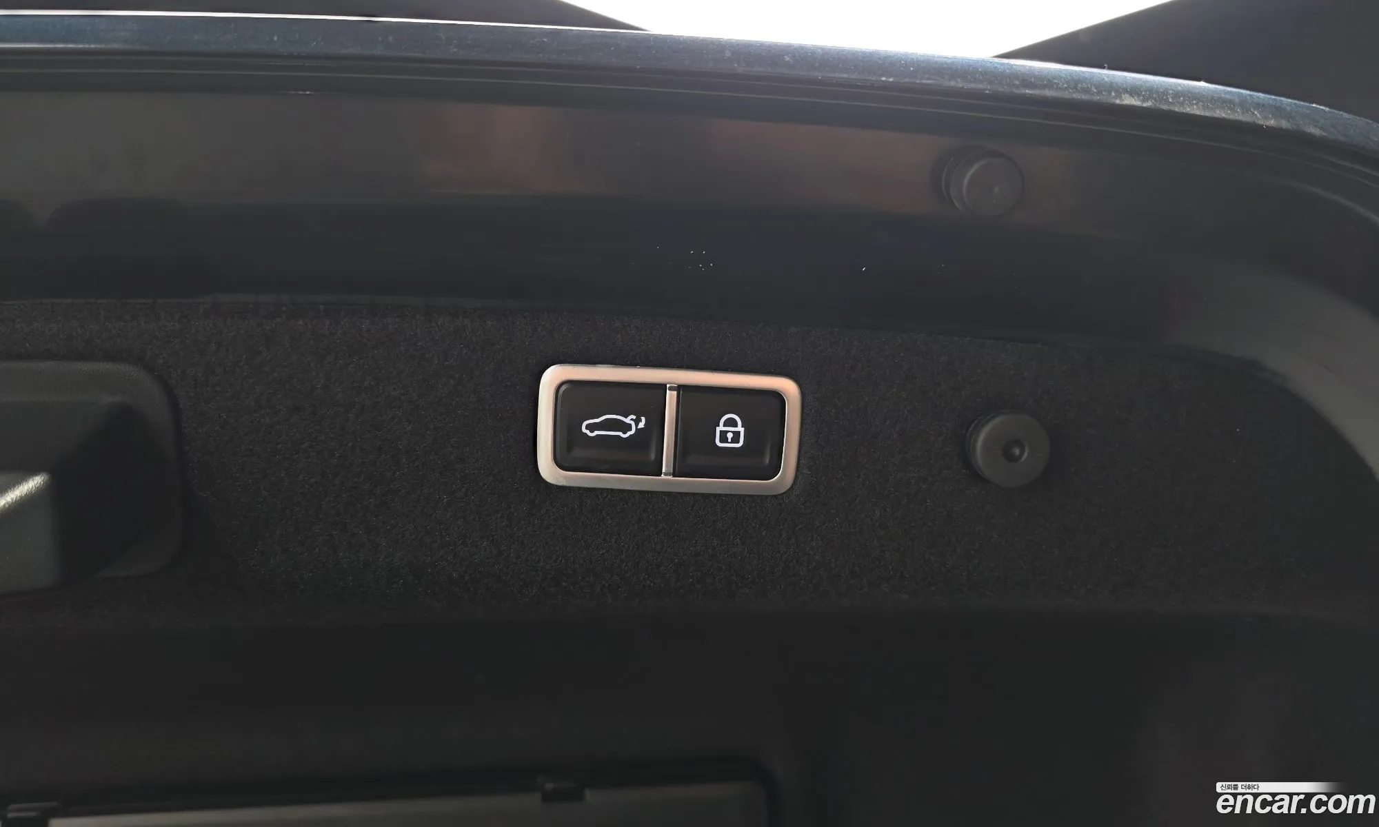 Genesis G70 2022 KMTG641EDPU108037 — 8
