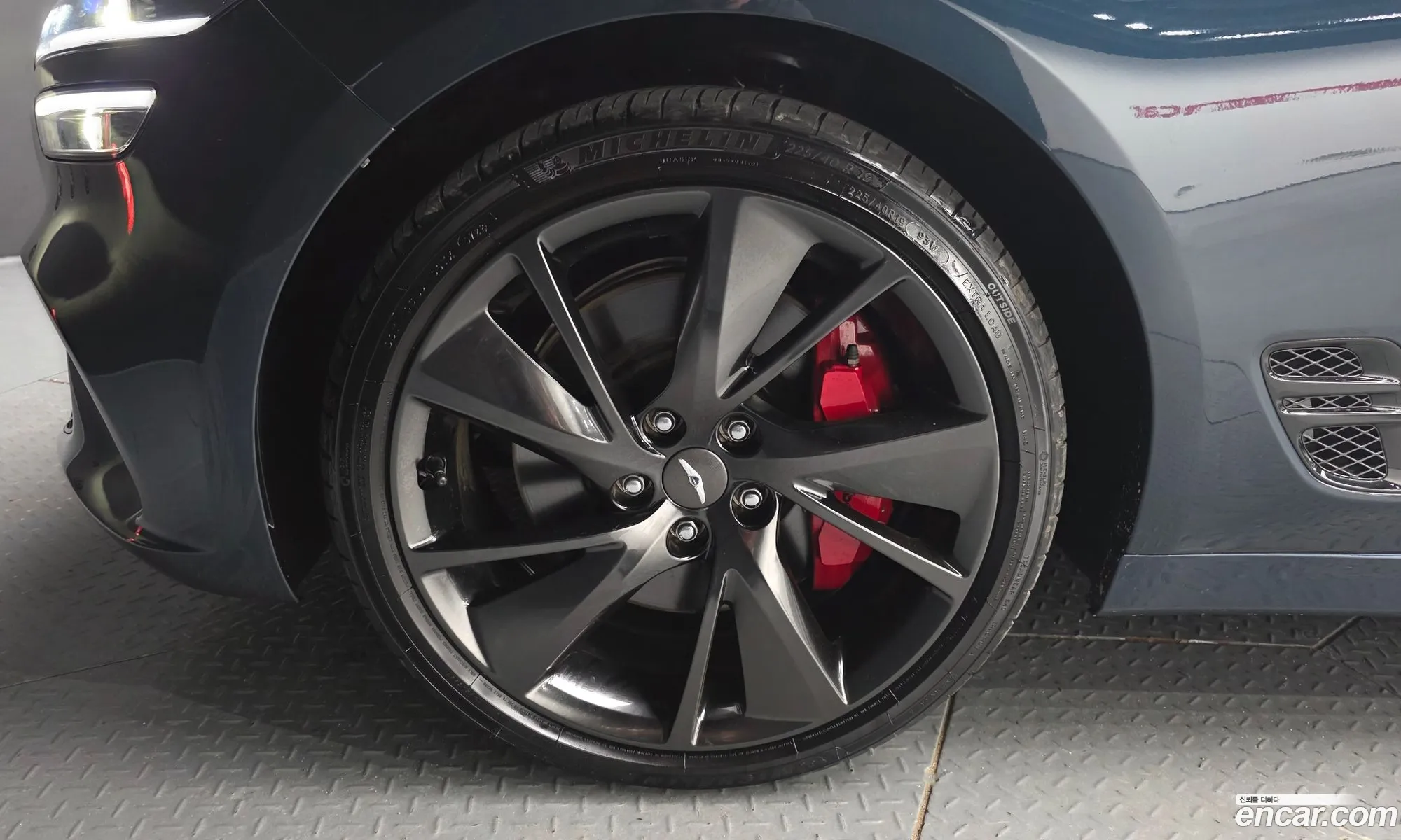 Genesis G70 2022 KMTG641EDPU108037 — 3