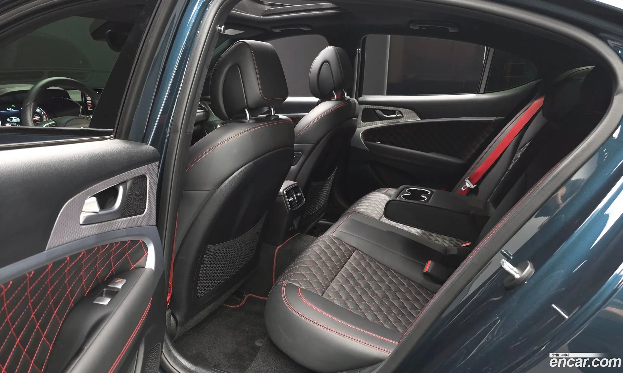 Genesis G70 2022 KMTG641EDPU108037 — 18