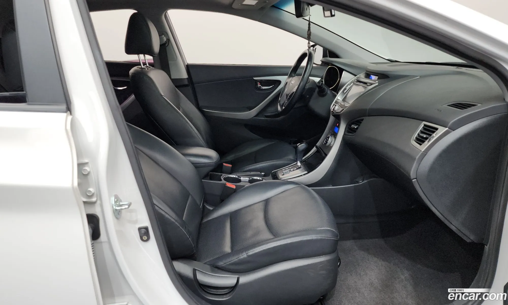 Hyundai Elantra MD 2012 — 14