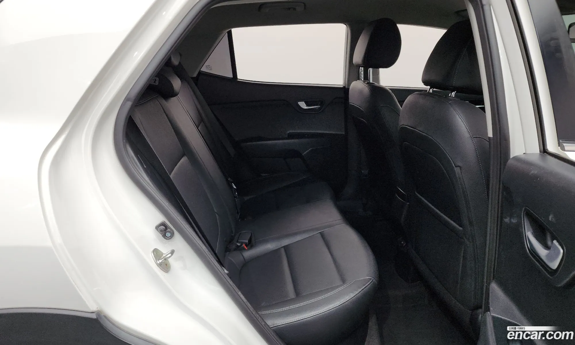 Kia Stonic 2018 KNADE815GJS121585 — 26